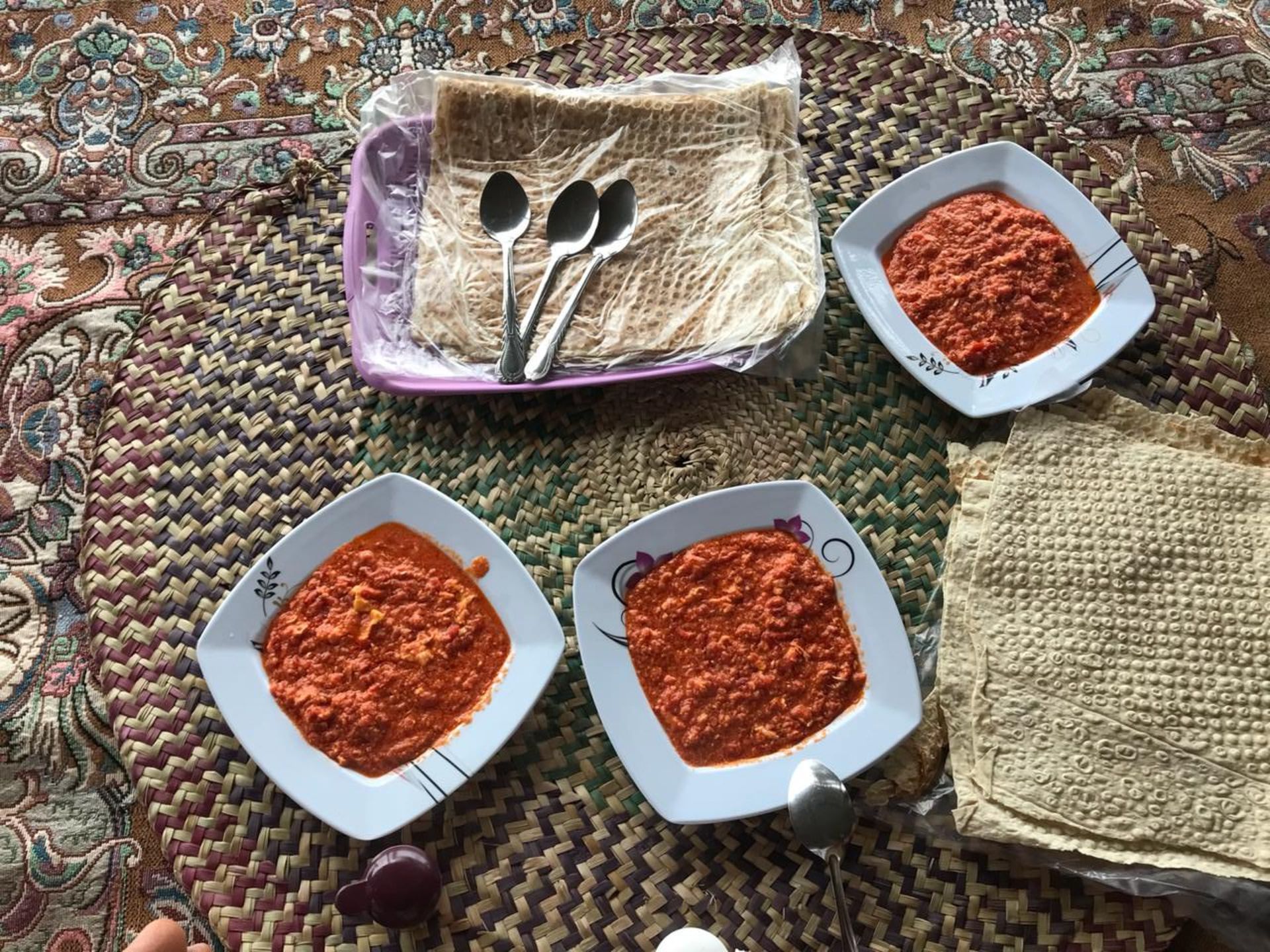غذاخوری خاله فاطمه و خالو شهریار