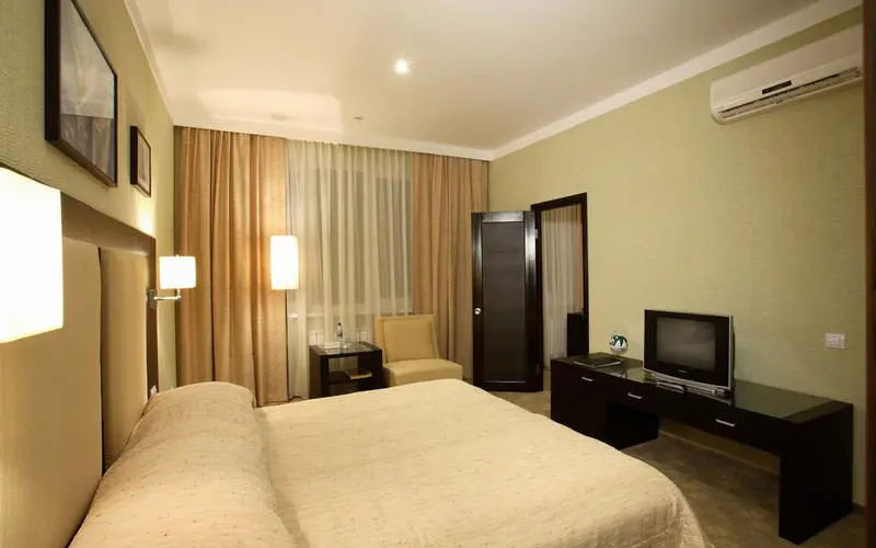 هتل بیزینس هتل سناتور (Business Hotel Senator)