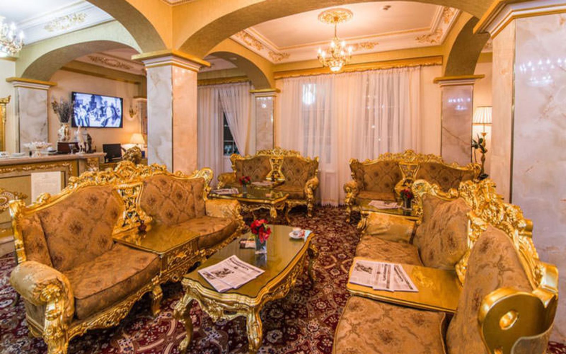 هتل پتروسکی پریچال (Hotel Petrovsky Prichal Luxury Hotel&SPA)