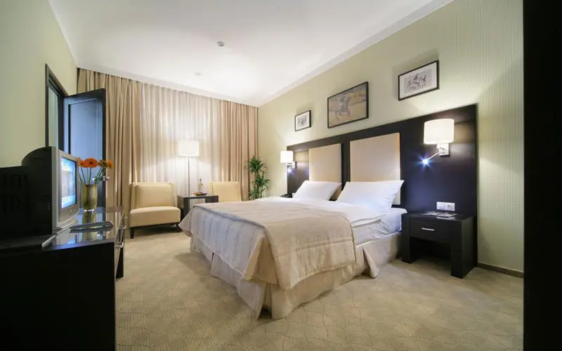 هتل بیزینس هتل سناتور (Business Hotel Senator)