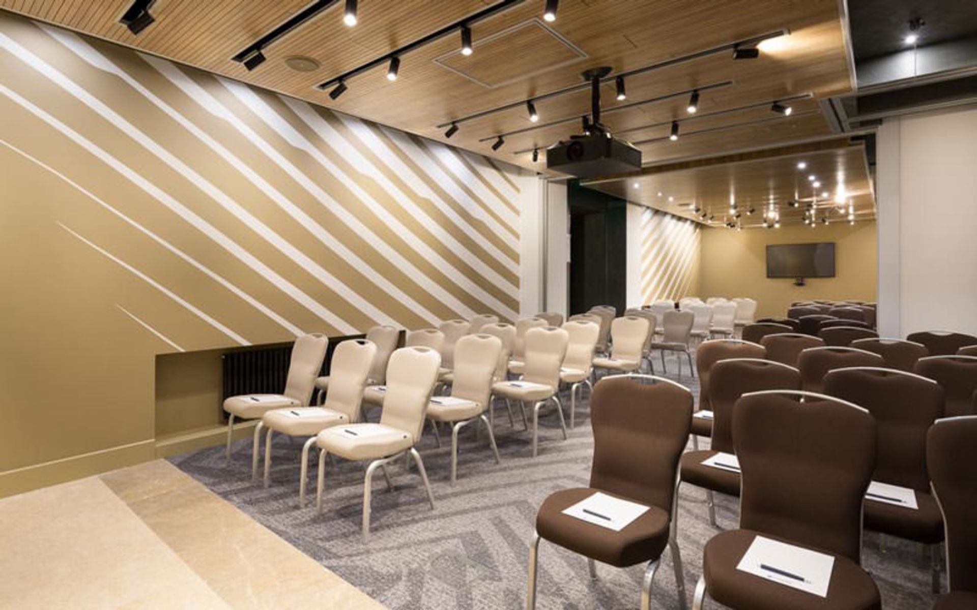 هتل رادیسون بلو (Radisson Blu Hotel, Rostov-on-Don)