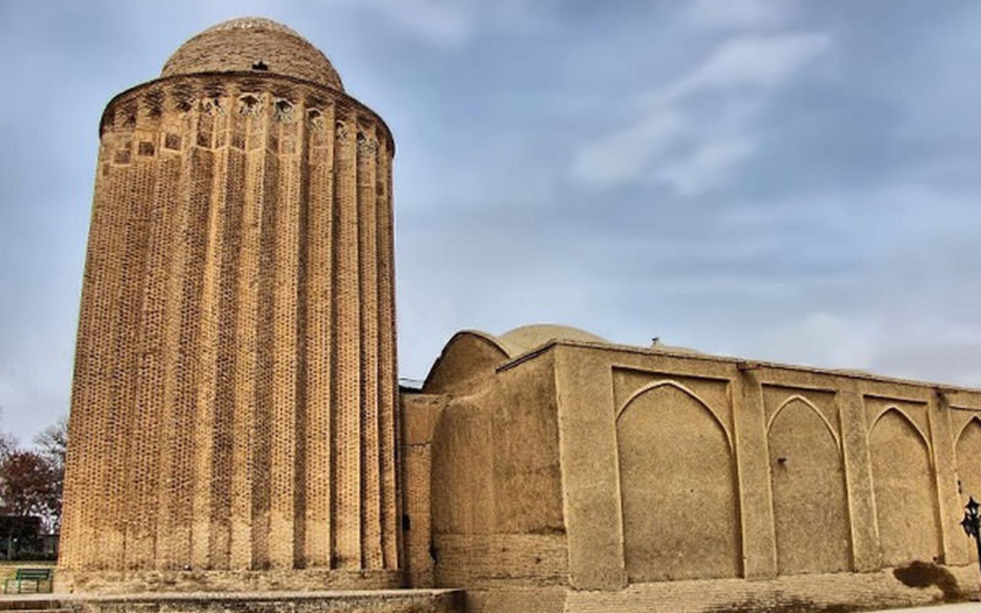 برج کاشانه بسطام