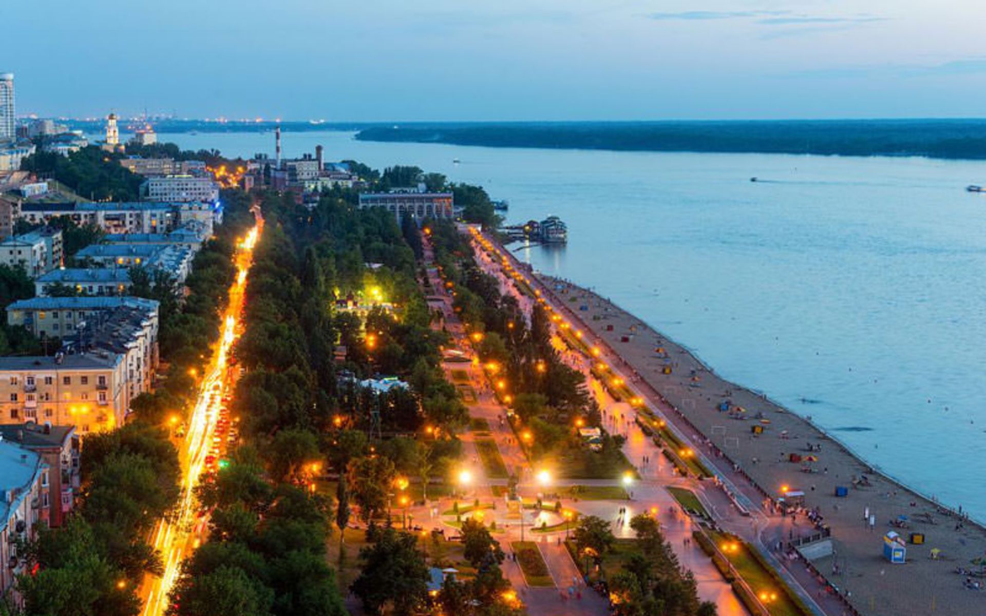 مسیر پیاده روی کنار رود ولگا (River Side Embankment)