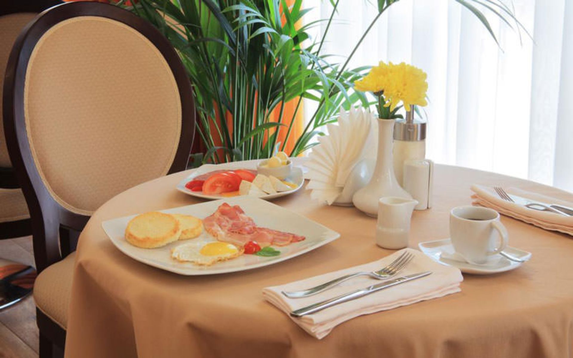 هتل گرین پارک (Green Park Hotel)