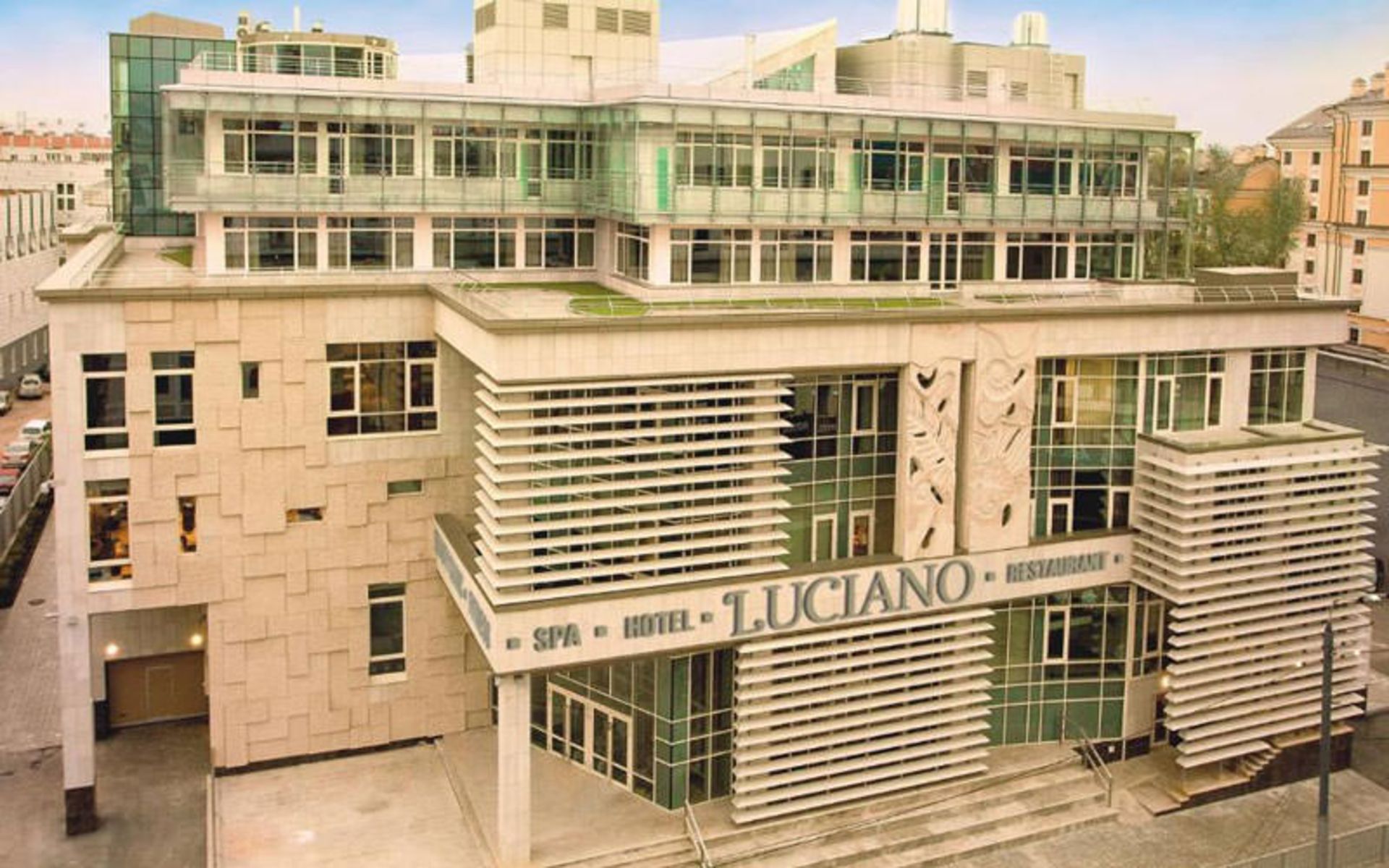 هتل لوچیانو (Luciano Hotel)