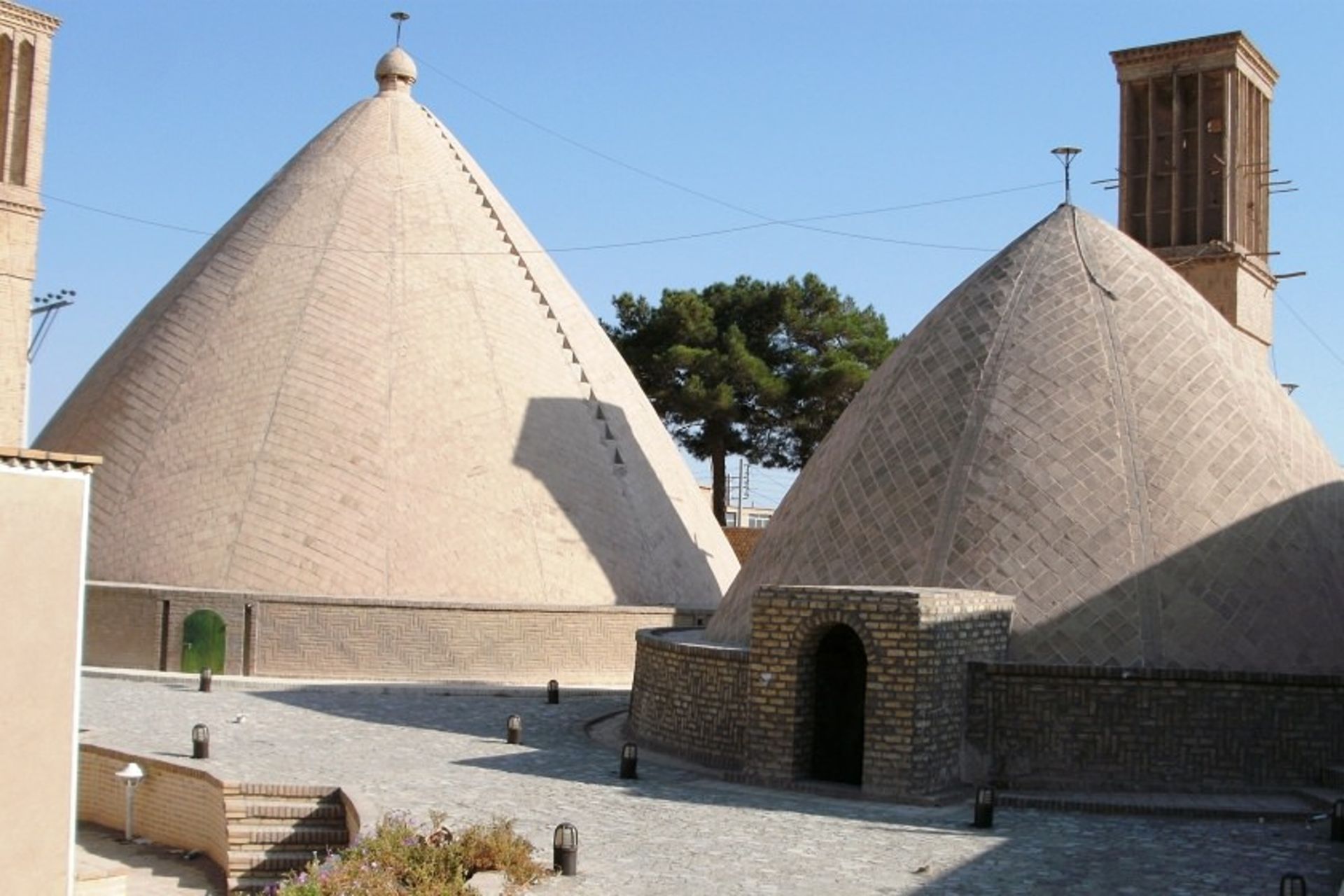 آب انبارهای نایین