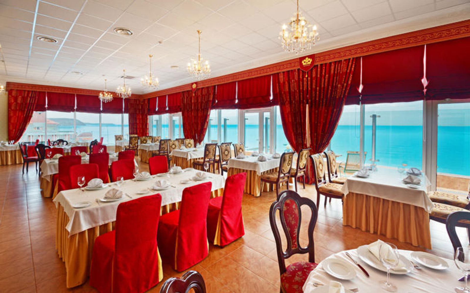 هتل گرند پالاس (Hotel Grand Palace)