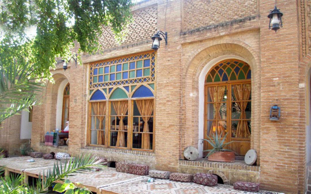 موزه و رستوران مستوفی