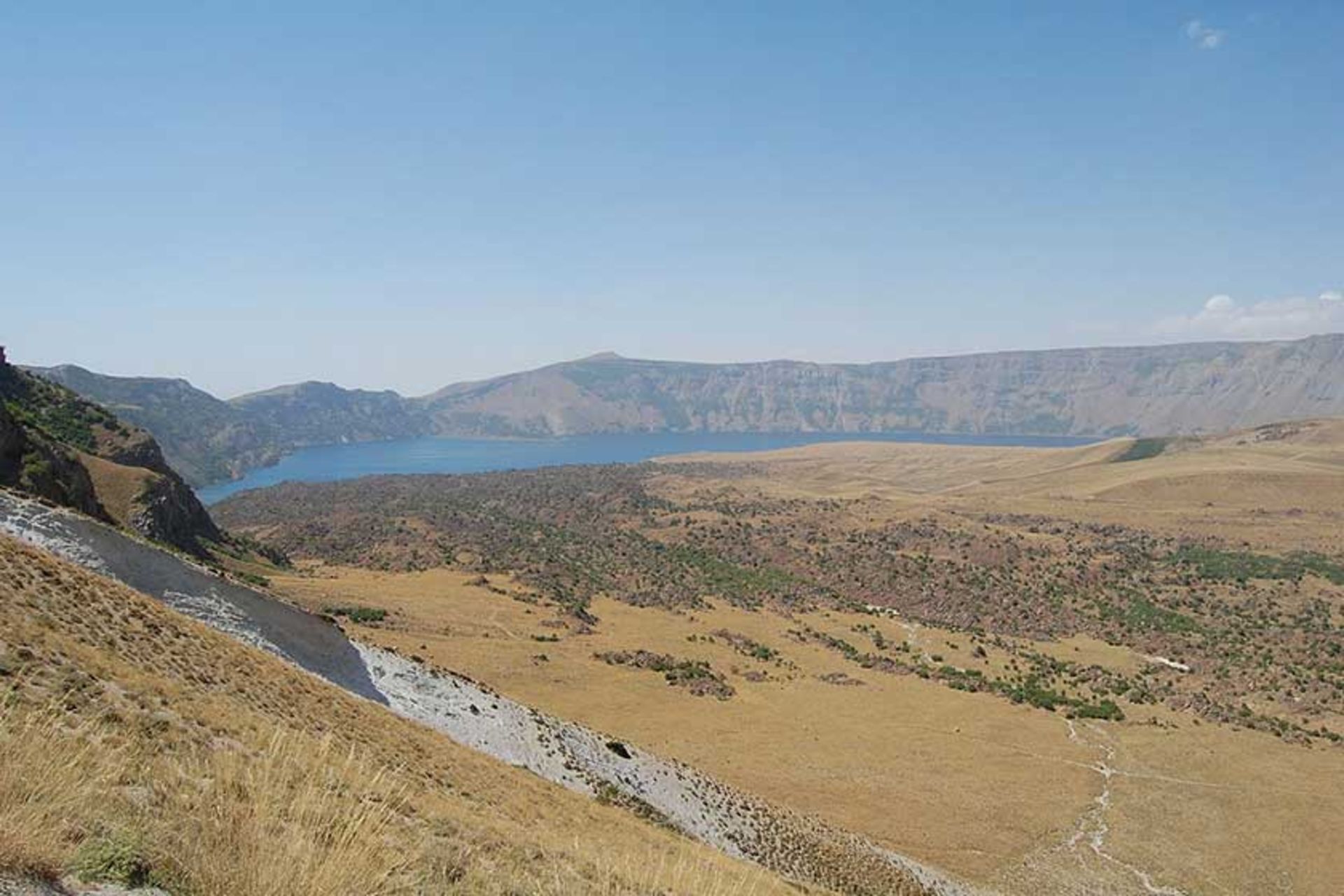 دریاچه نمرود