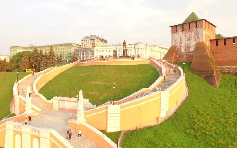 پله های چکالوف (The Chkalov Staircase)
