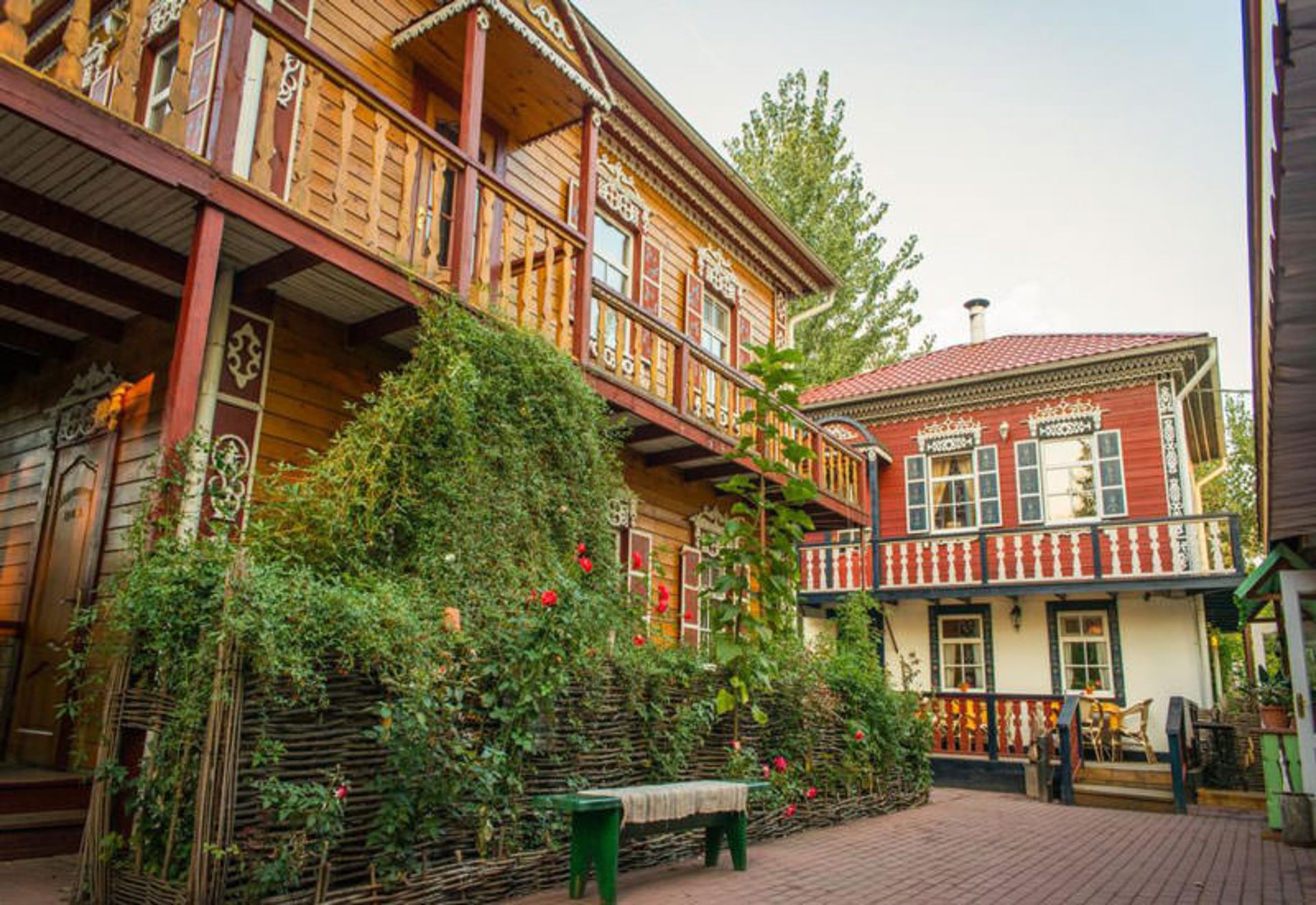 هتل پتروسکی پریچال (Hotel Petrovsky Prichal Luxury Hotel&SPA)