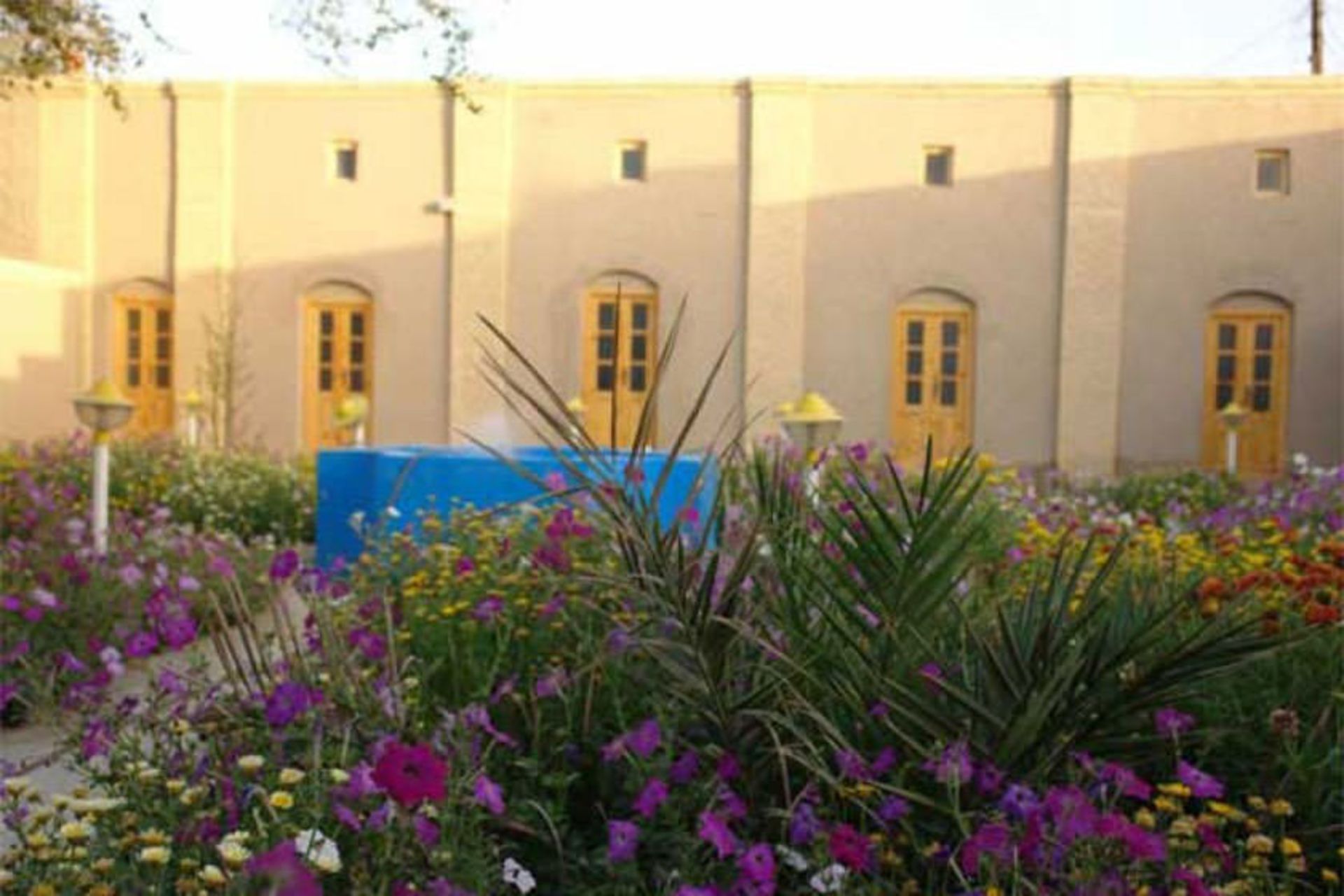 ساختمان بیت رهبری