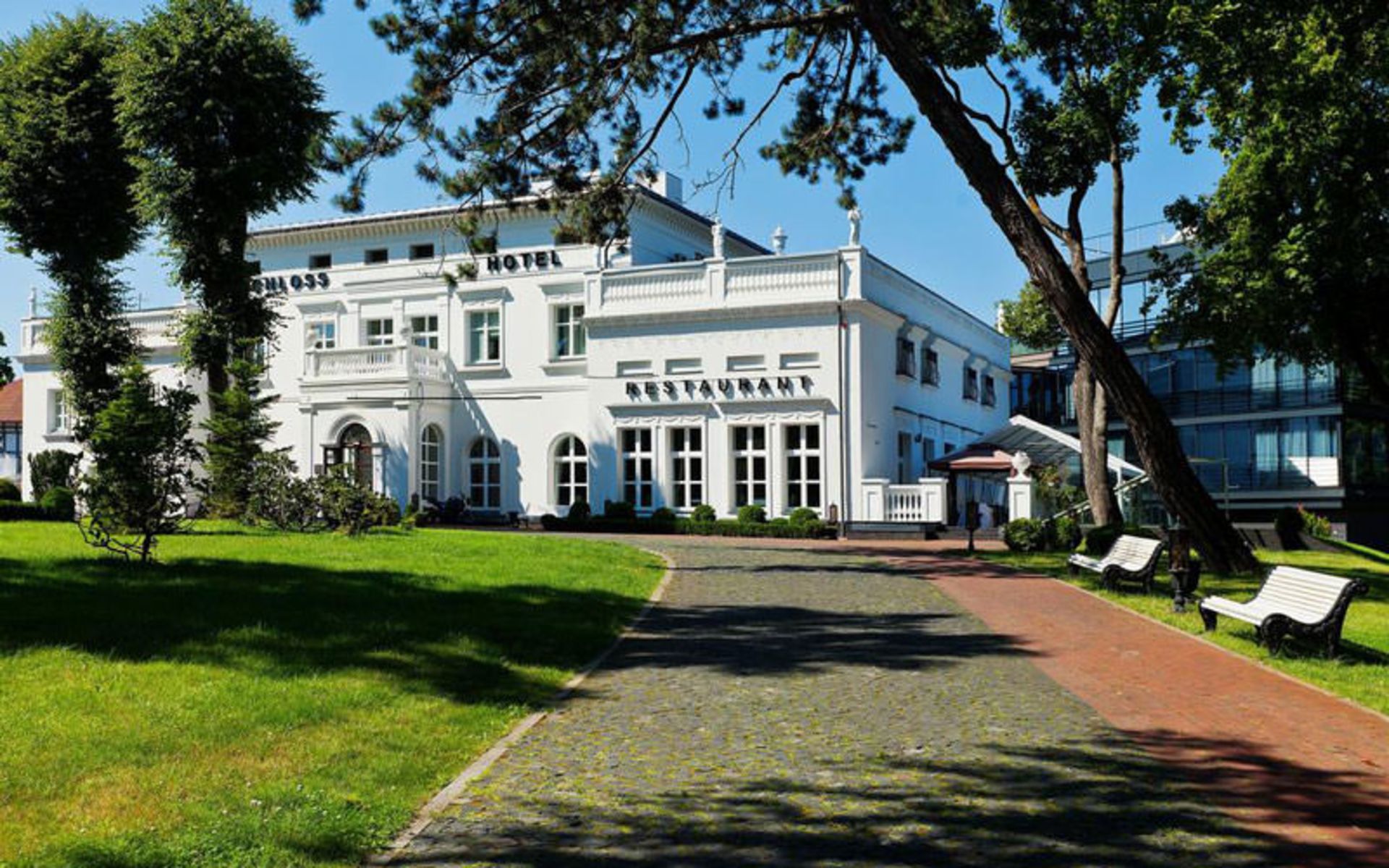 هتل اسچلوس یانتارنی (Schloss Hotel Yantarny)