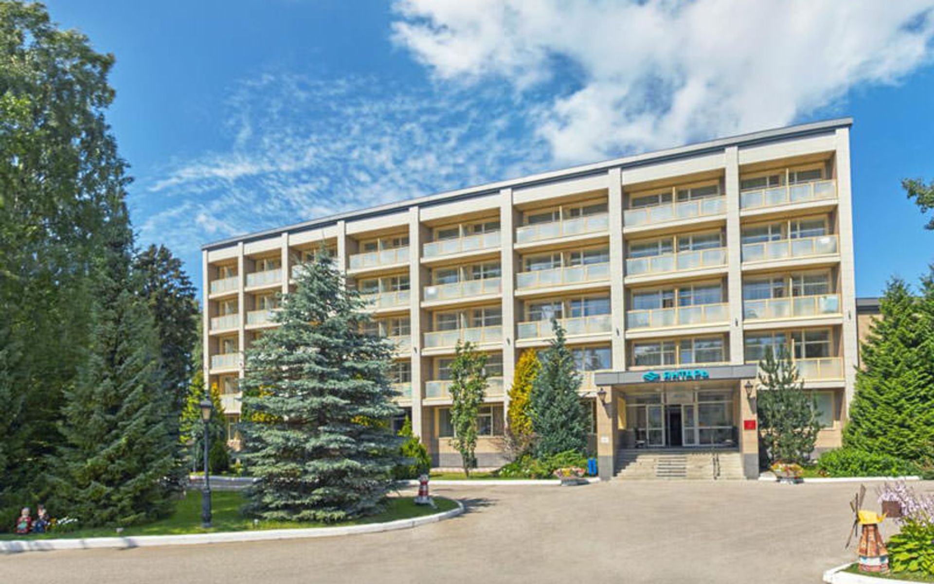 هتل سانتوریا یانتار (Sanatoriy Yantar)