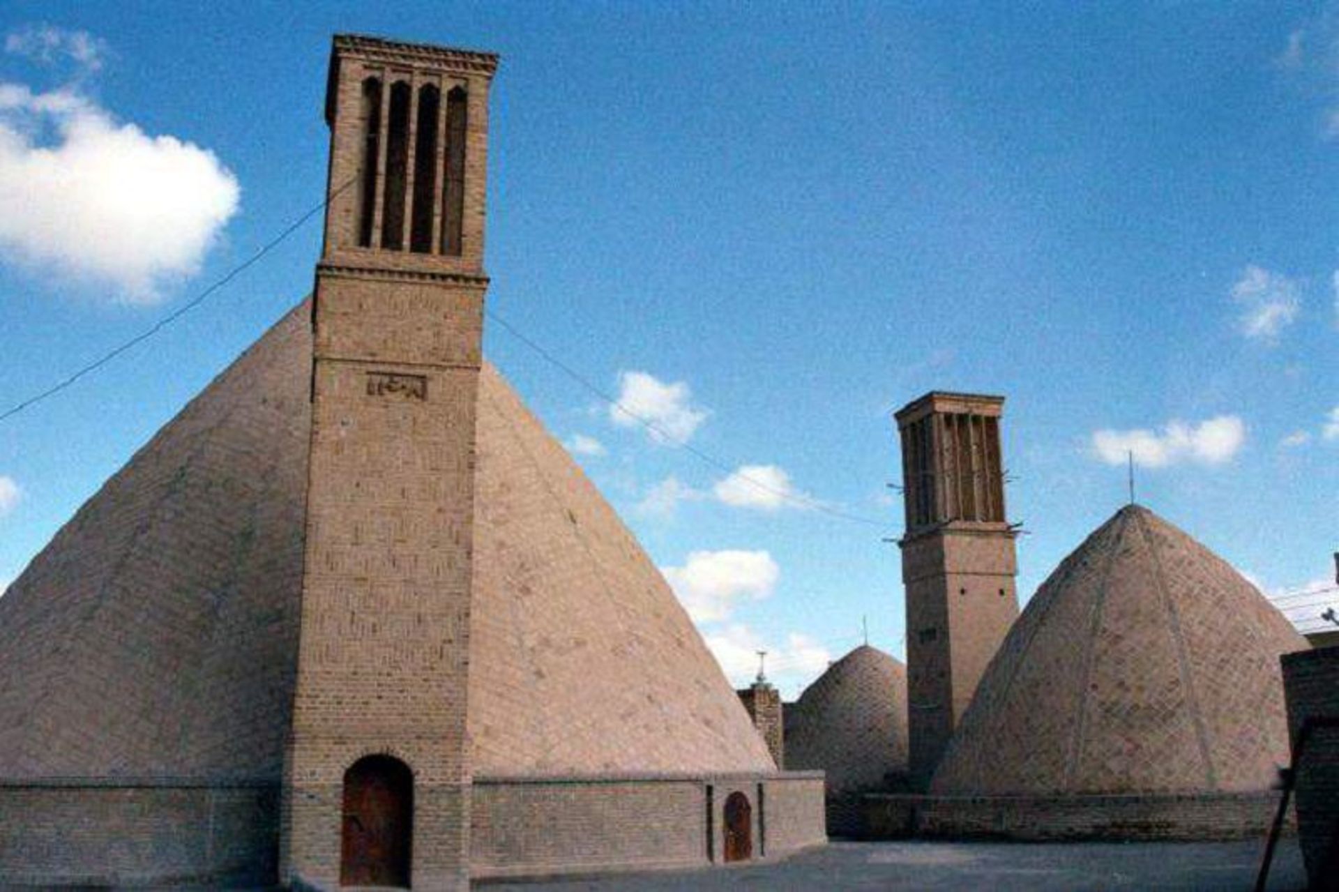 آب انبارهای نایین