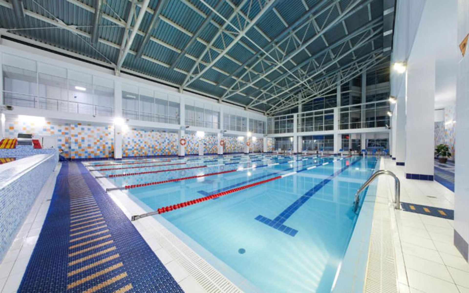 هتل ویکتوریا (Hotel Victoria at the sports school)