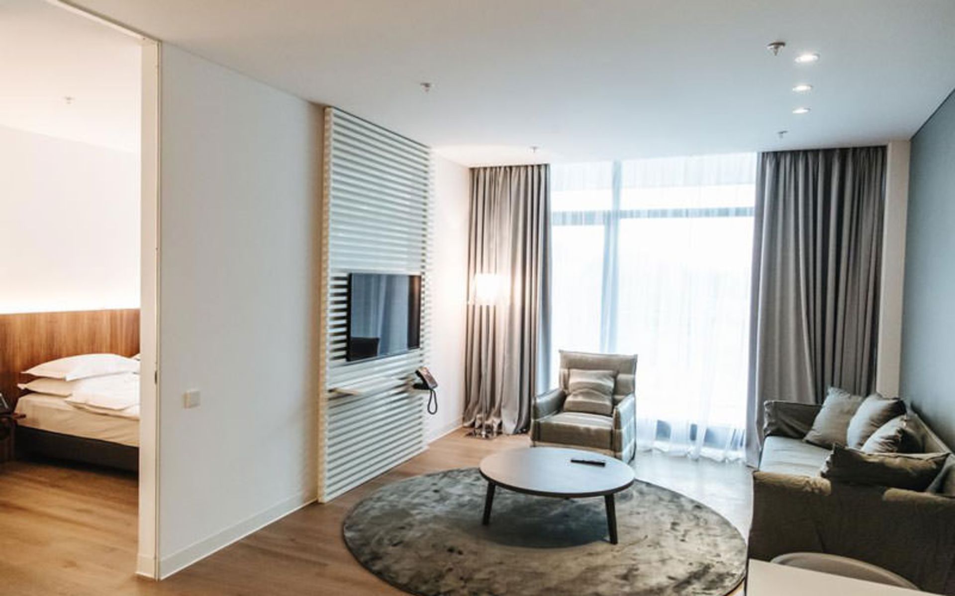 هتل کریستال هوس (Crystal House Suite Hotel & Spa)