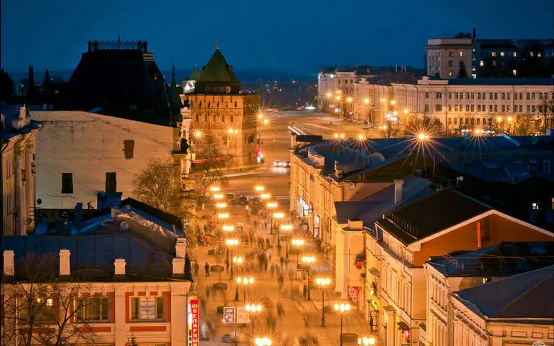 خیابان تاریخی بولشایا پوکروفسکایا (Bolshaya Pokrovskaya Street)