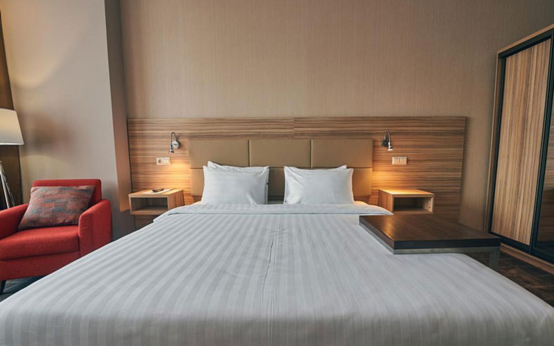هتل رامادا (Ramada Hotel)
