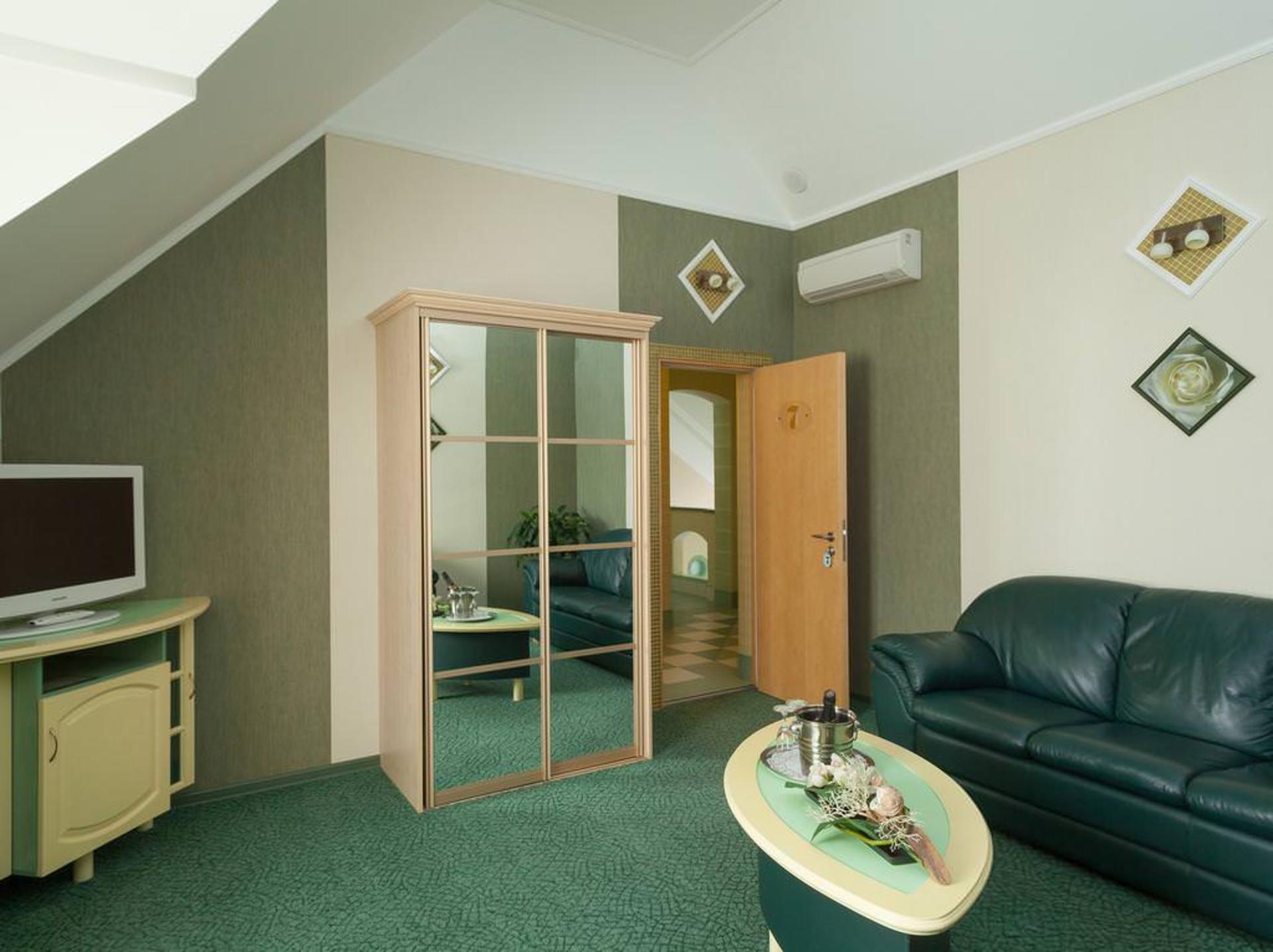 هتل اوبرتیچ لوکس (Oberteich Lux Hotel)
