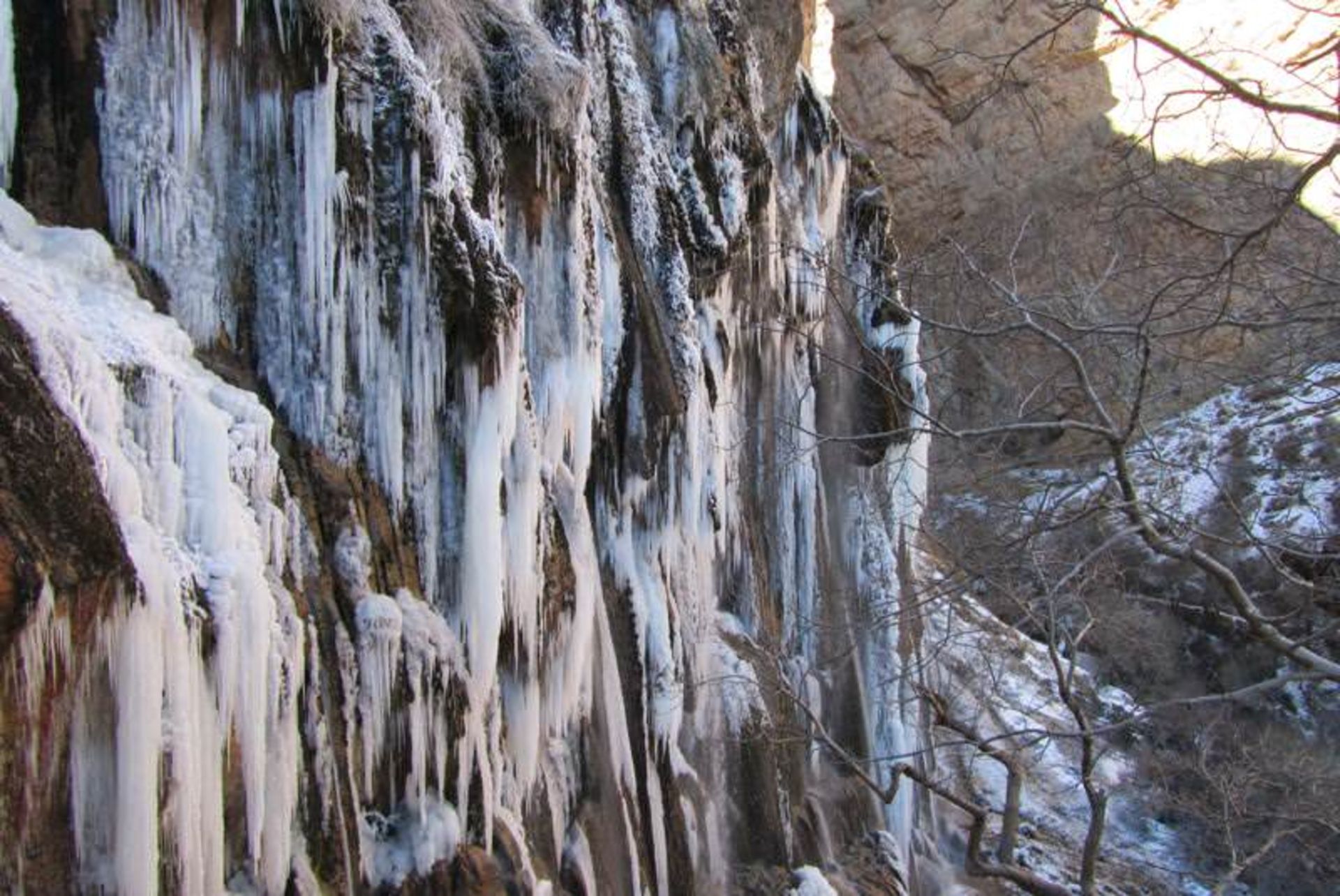 آبشار مارگون در زمستان
