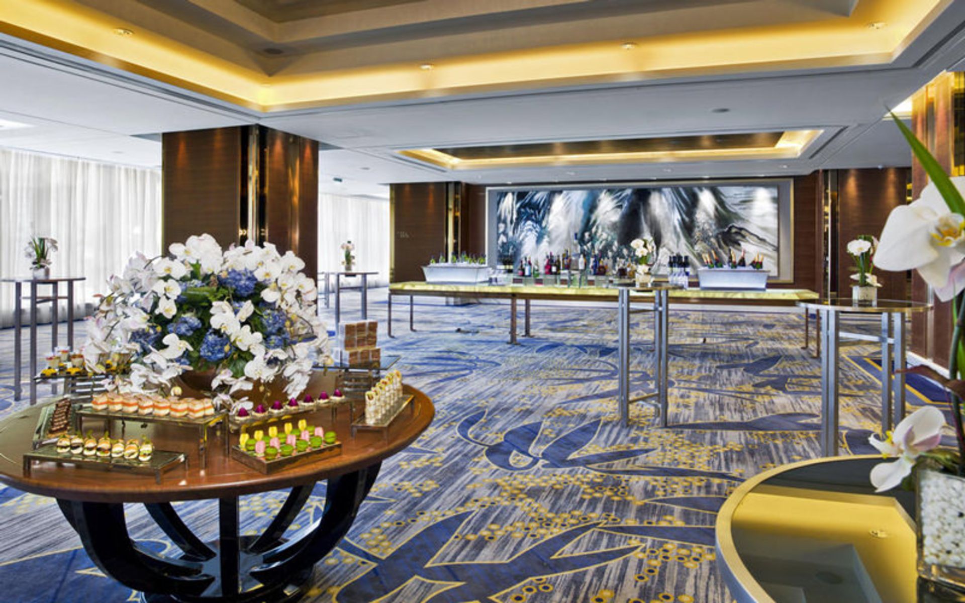 هتل شانگری لا کری (Shangri-La Kerry Hotel)