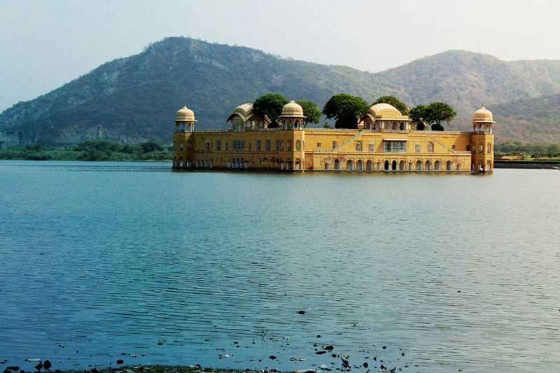 جال محل (Jal Mahal)