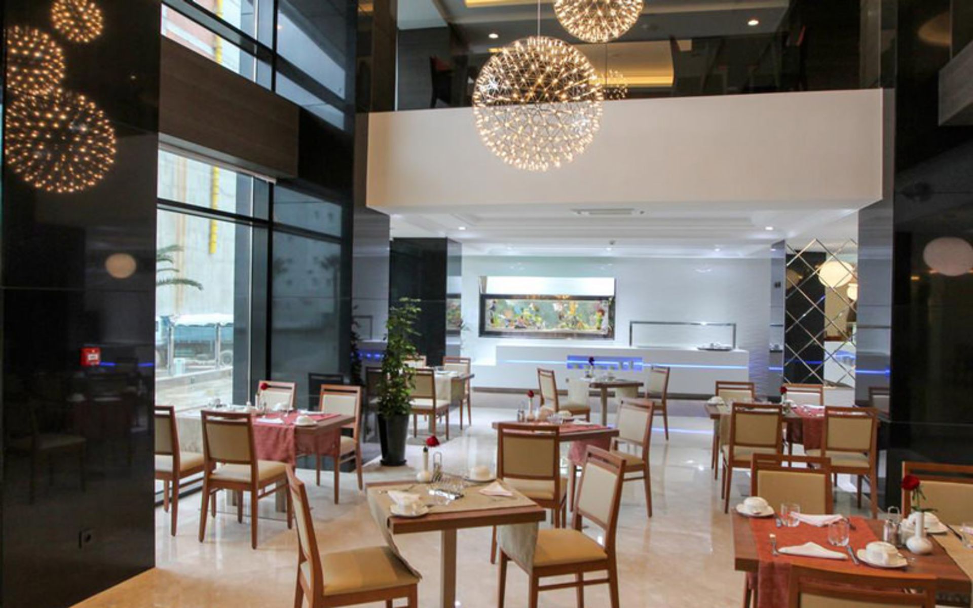 هتل رویال تولیپ سیتی سنتر (Royal Tulip City Center)