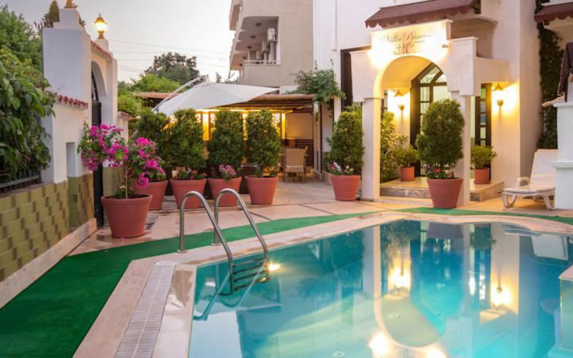 هتل ویلا پرینسس (Villa Princess)