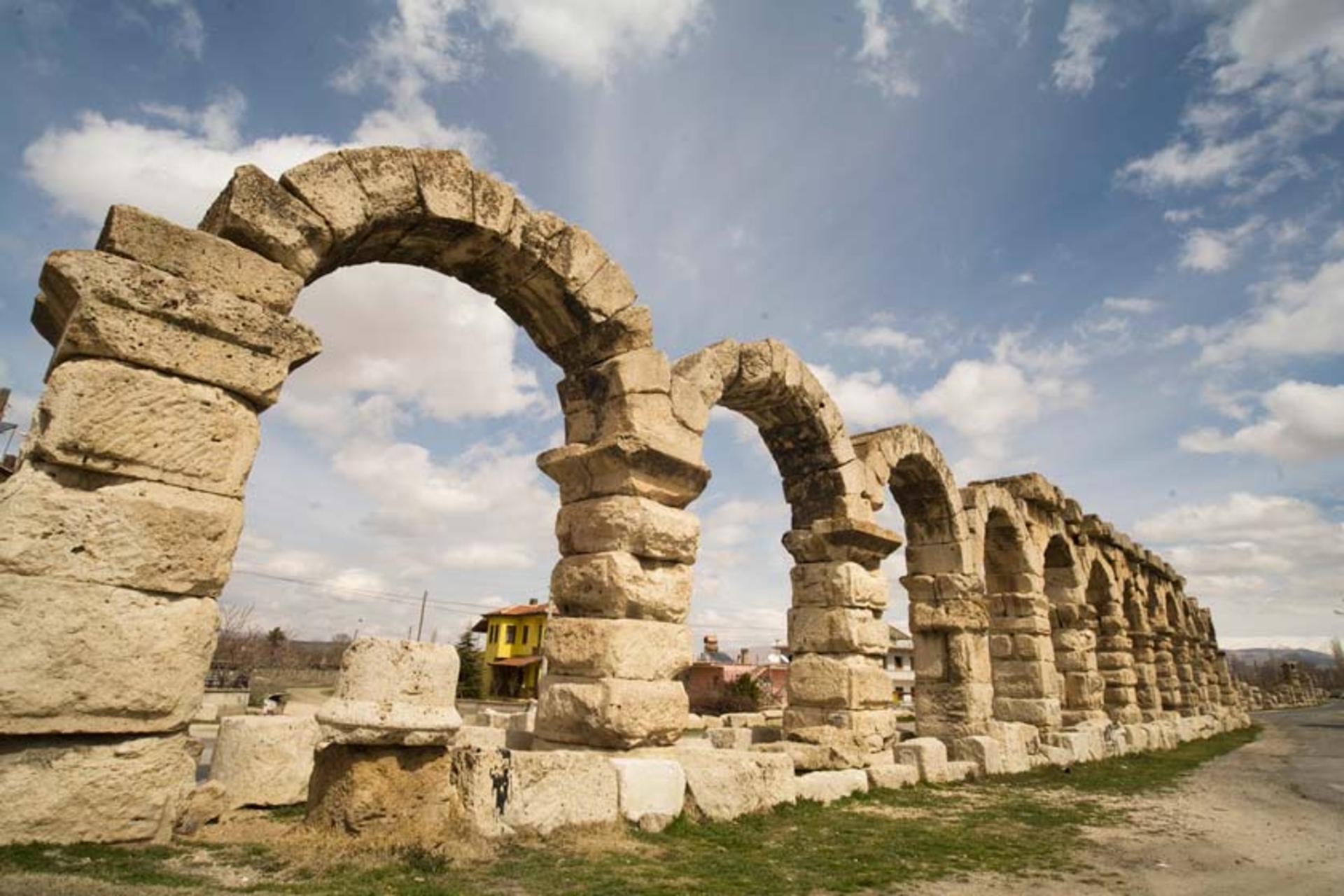نیغده