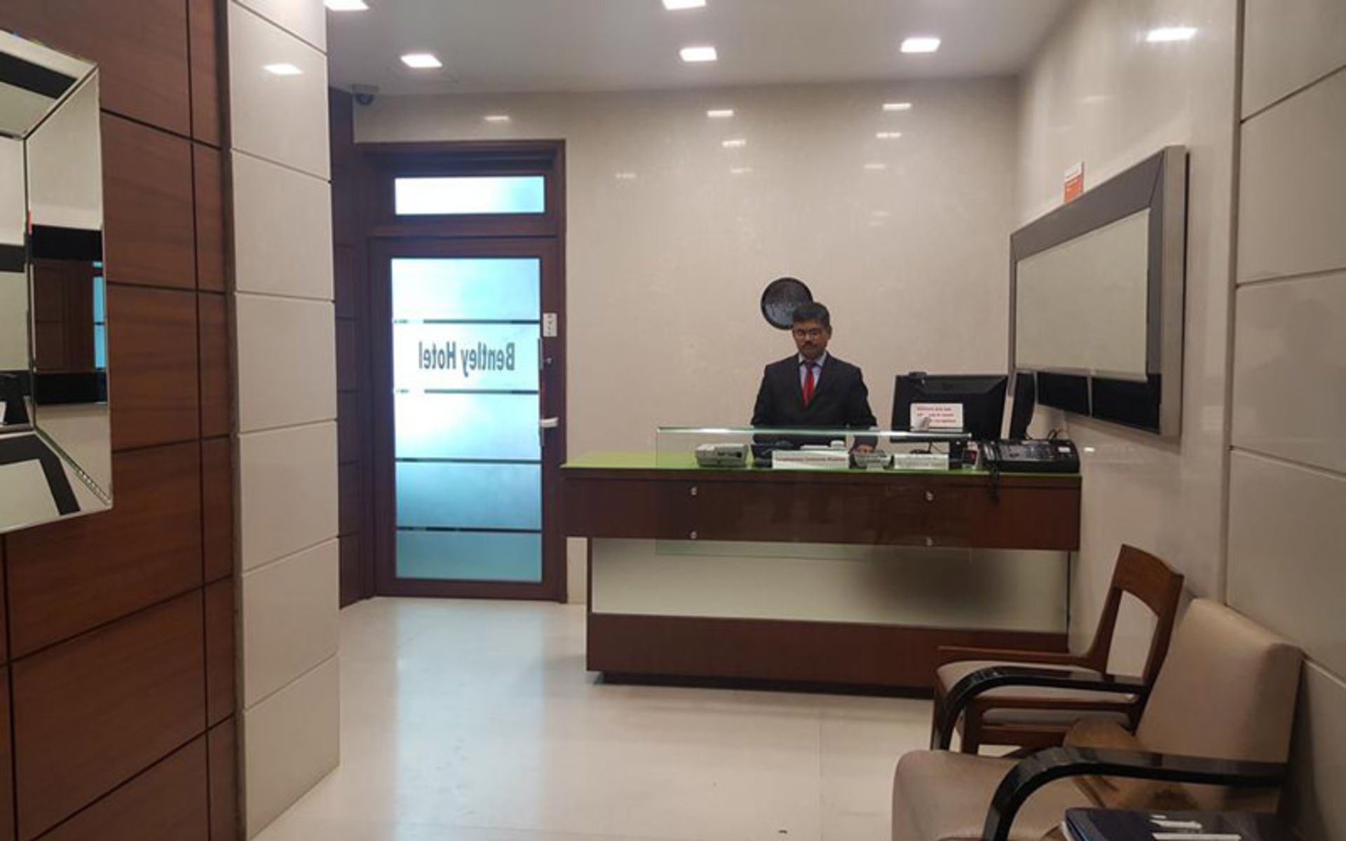 هتل بنتلی مارینه درایو (Bentley Hotel Marine Drive)