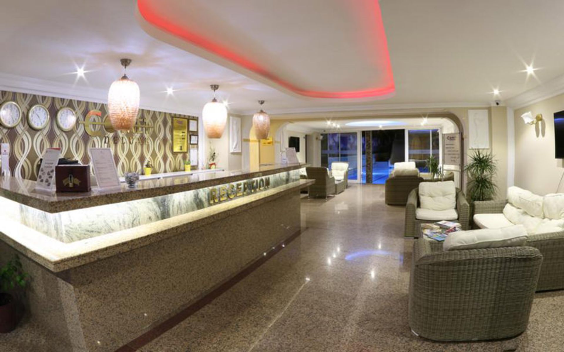هتل کومت دلوکس سوئیت (Comet De Luxe - Halal All Inclusive)
