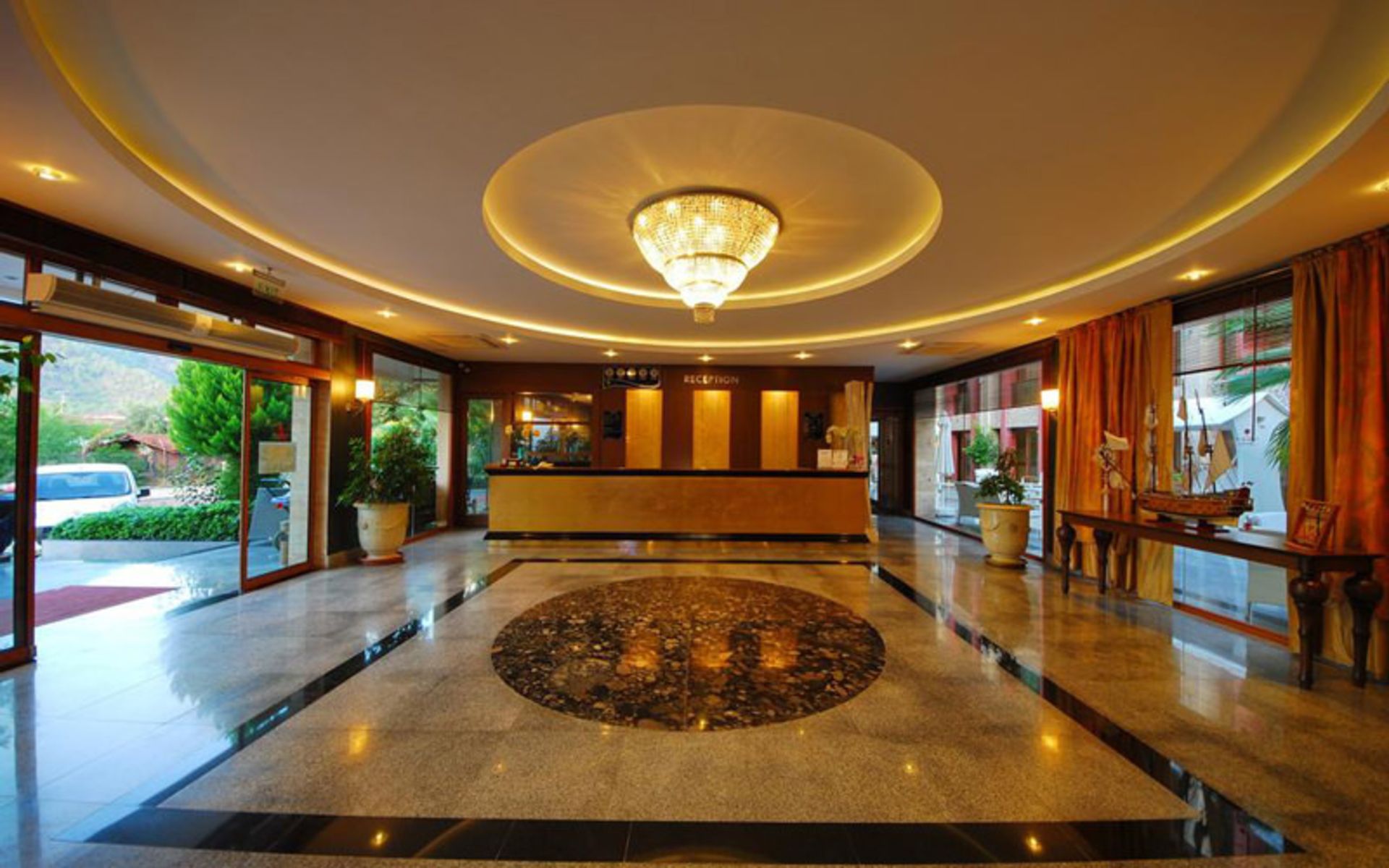 هتل پاشا بی (Pasabey Hotel)