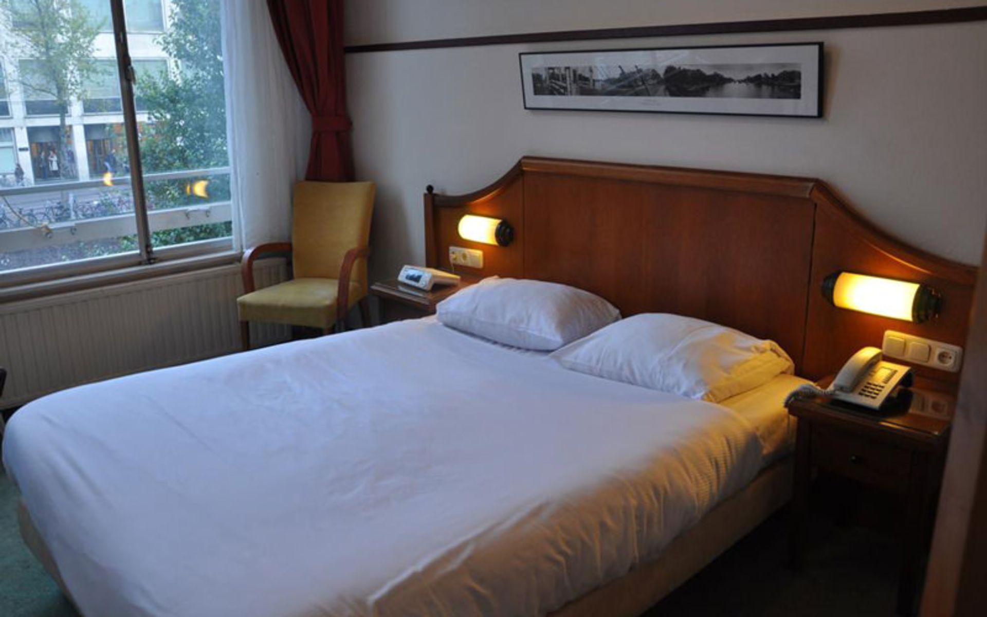 هتل آگورا (Hotel Agora)