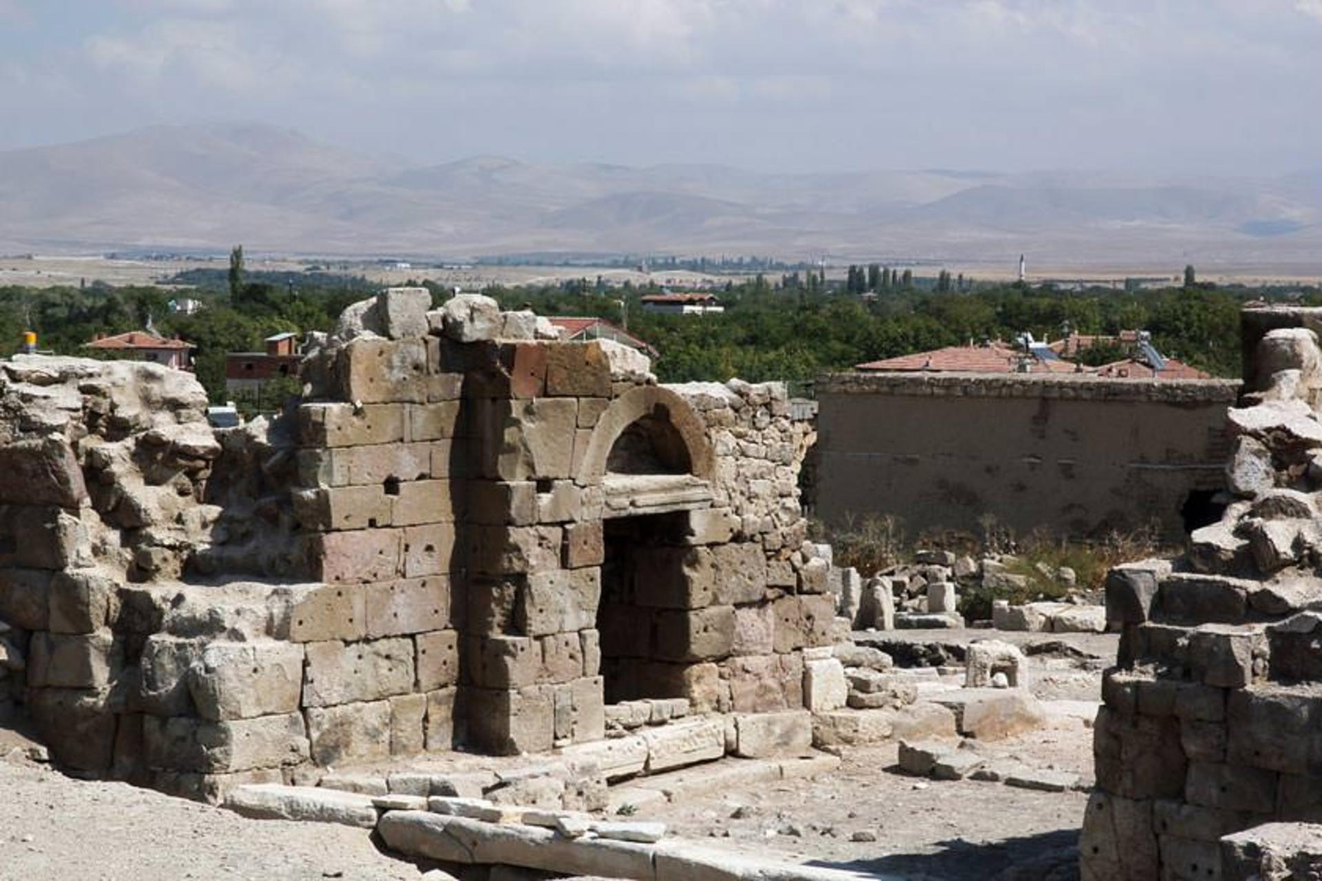 نیغده