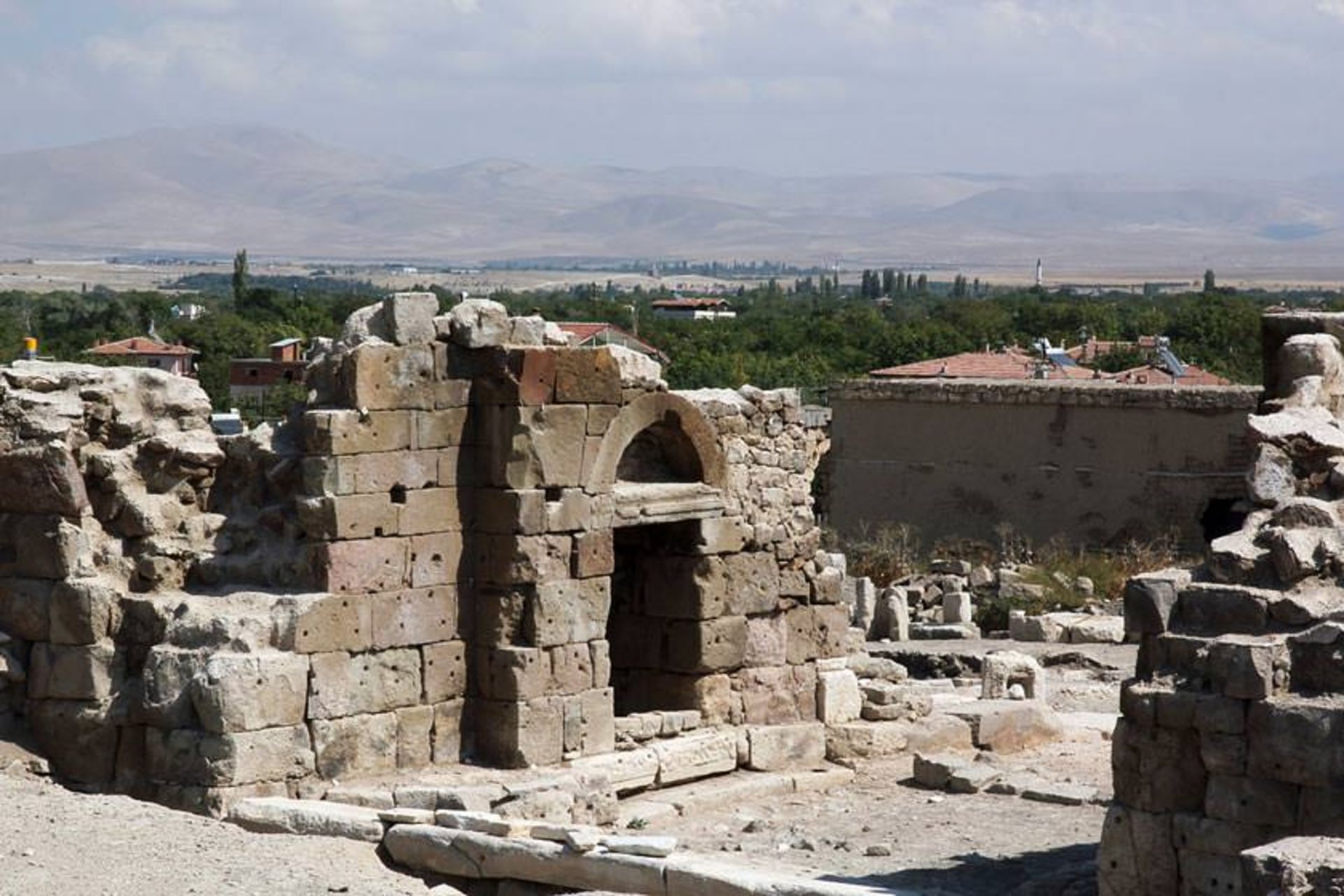 نیغده