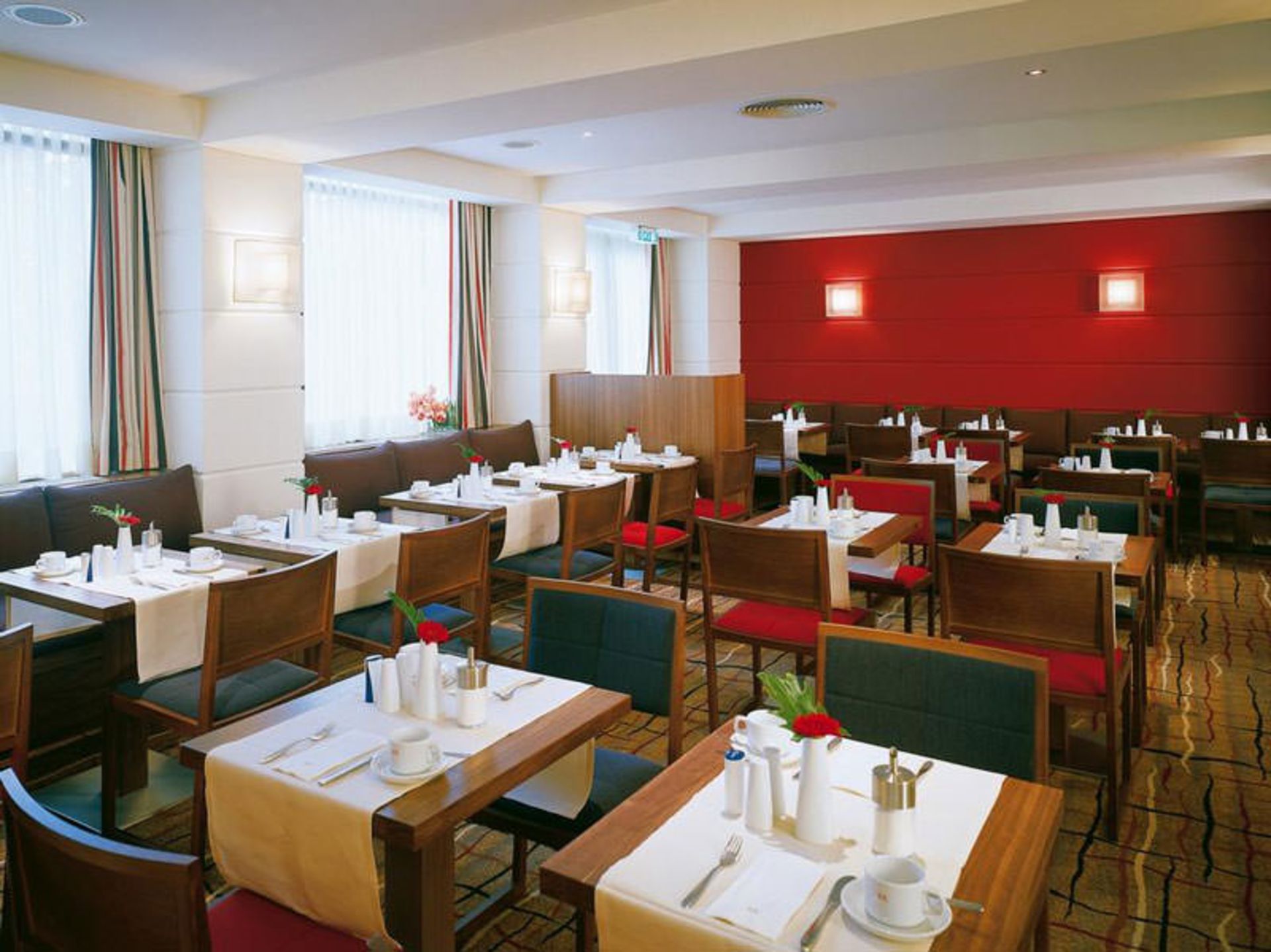 هتل کی پلاس کی آم هاراس (K+K Hotel am Harras)