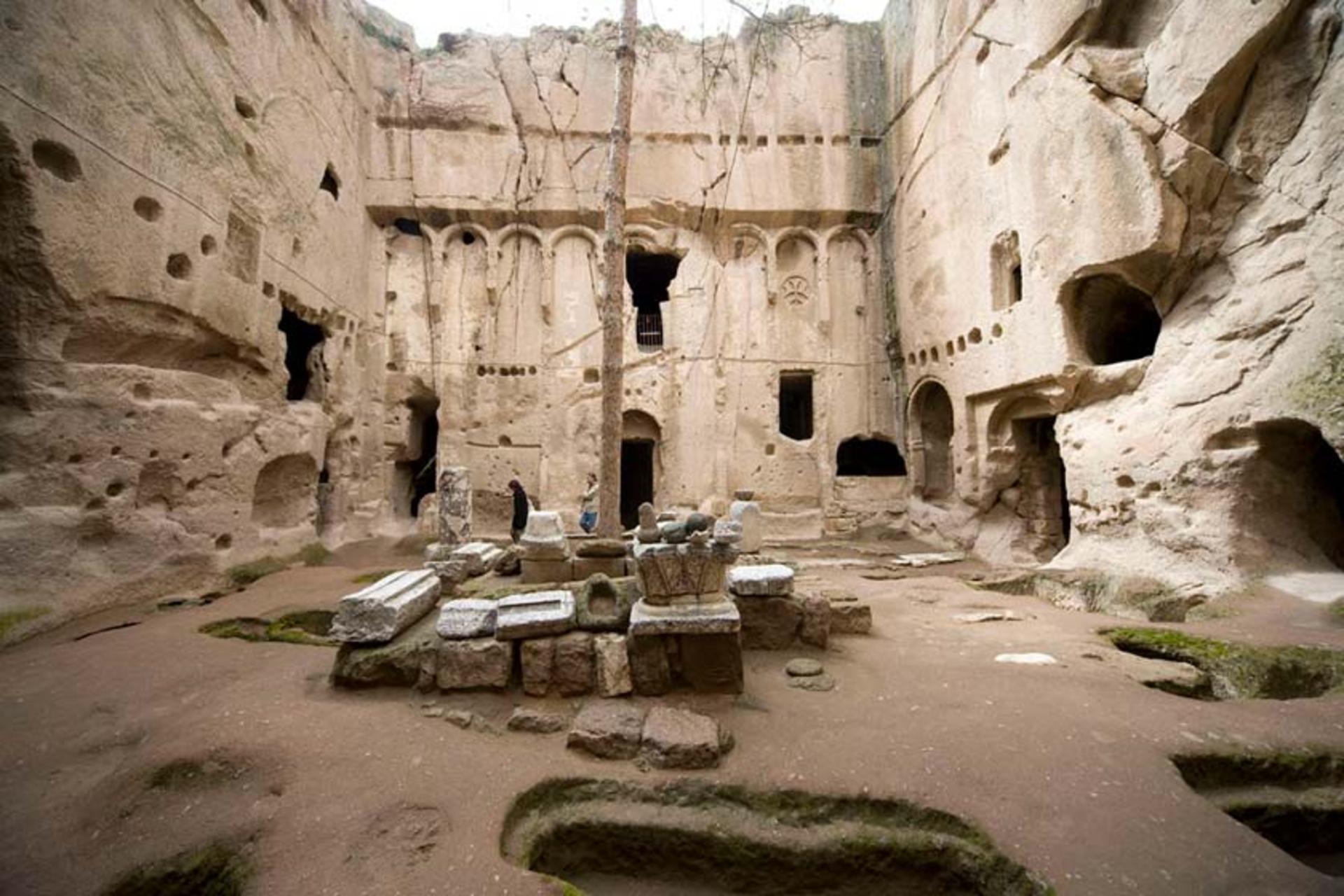 نیغده