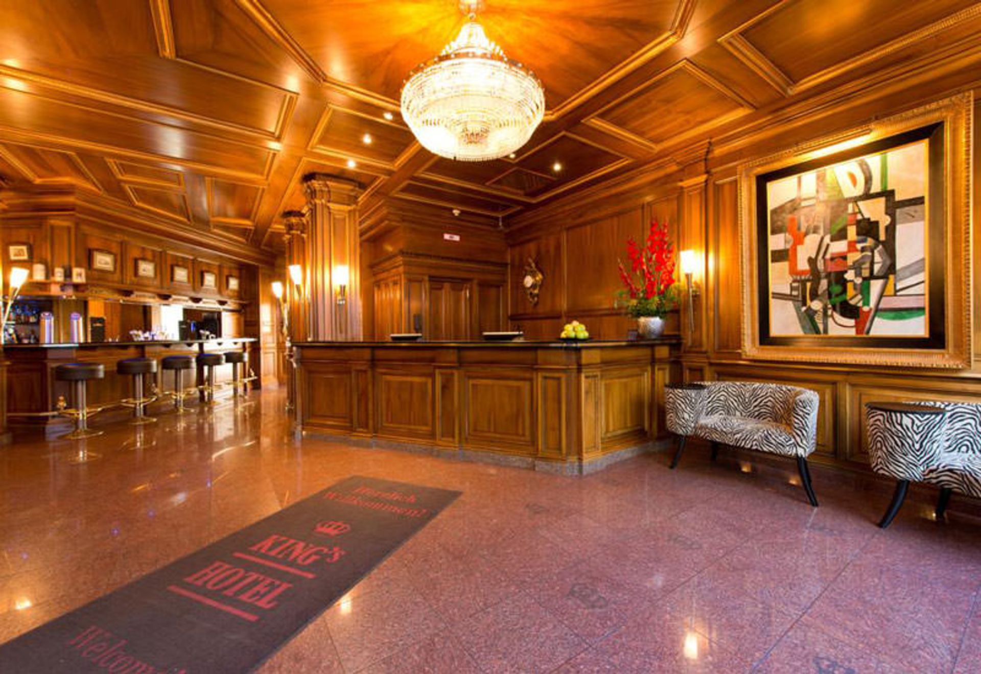 هتل کینگ فرست کلاس (King's Hotel First Class)