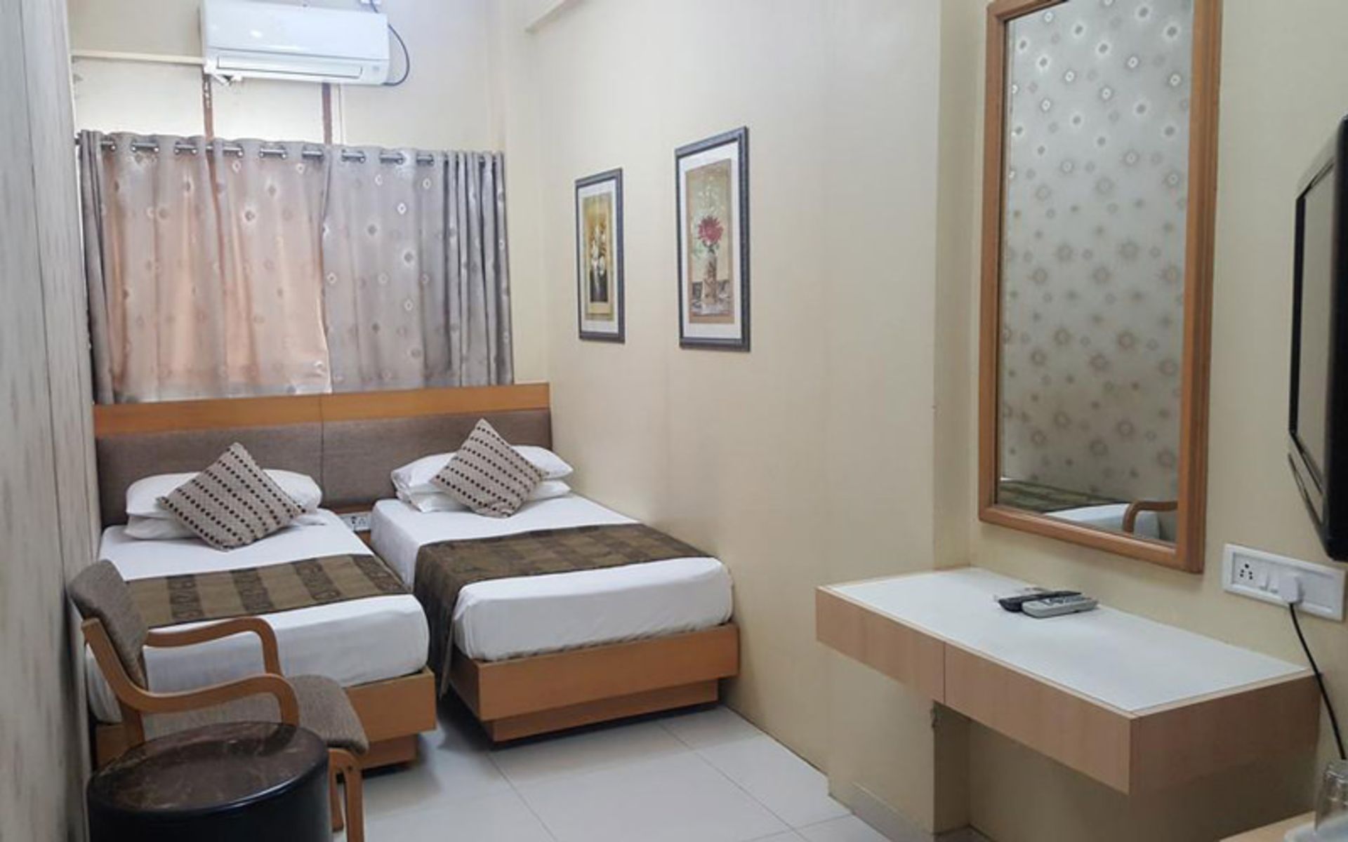 هتل بنتلی مارینه درایو (Bentley Hotel Marine Drive)