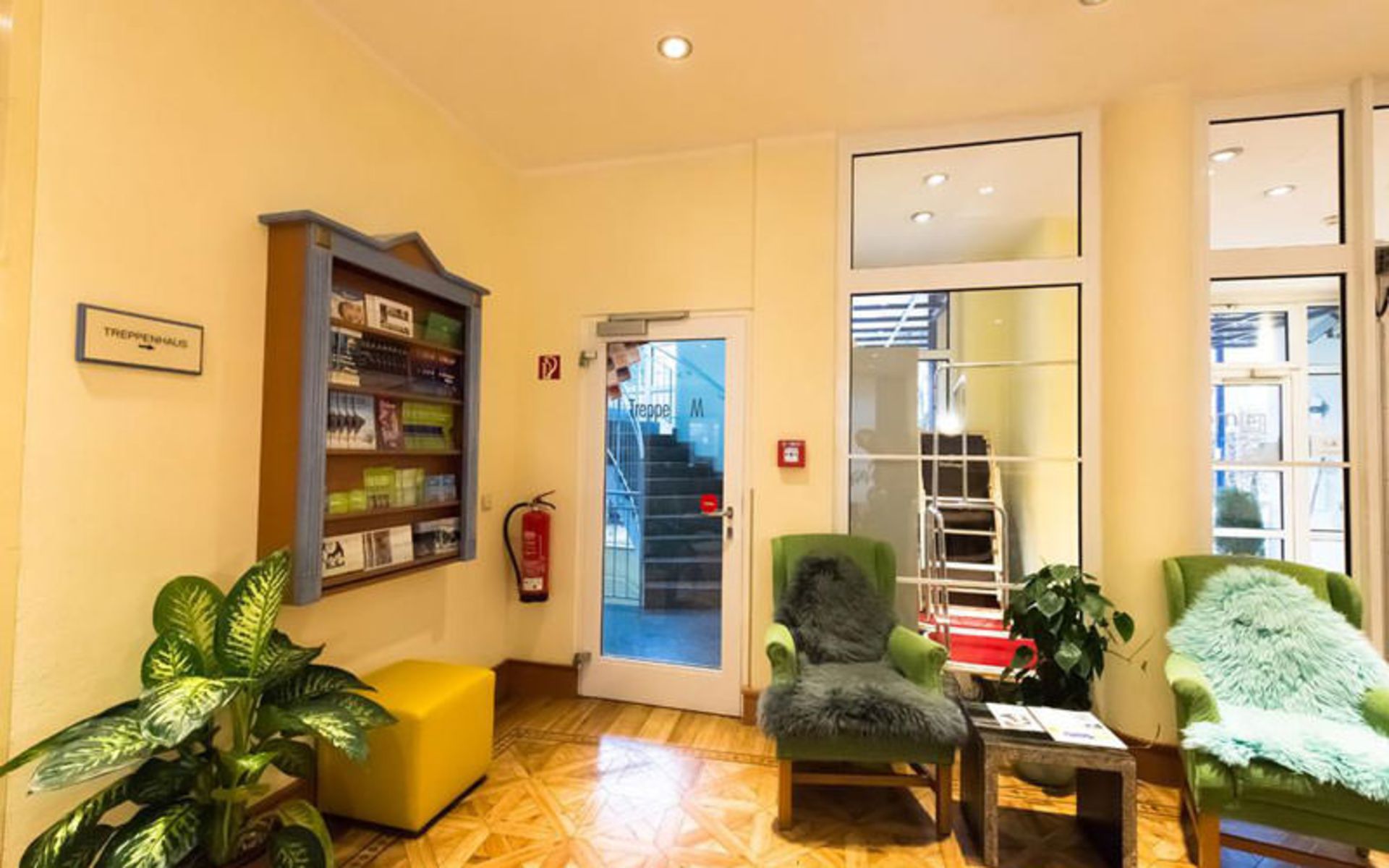 هتل ۴مکس این (4mex Inn)