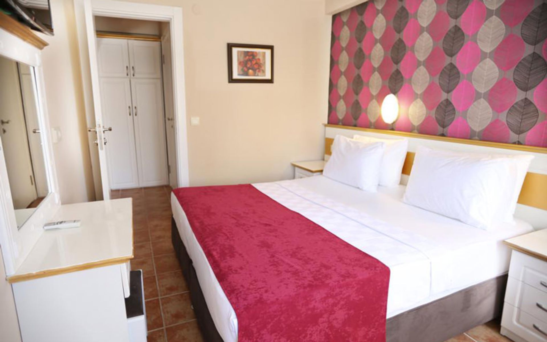 هتل کومت دلوکس سوئیت (Comet De Luxe - Halal All Inclusive)