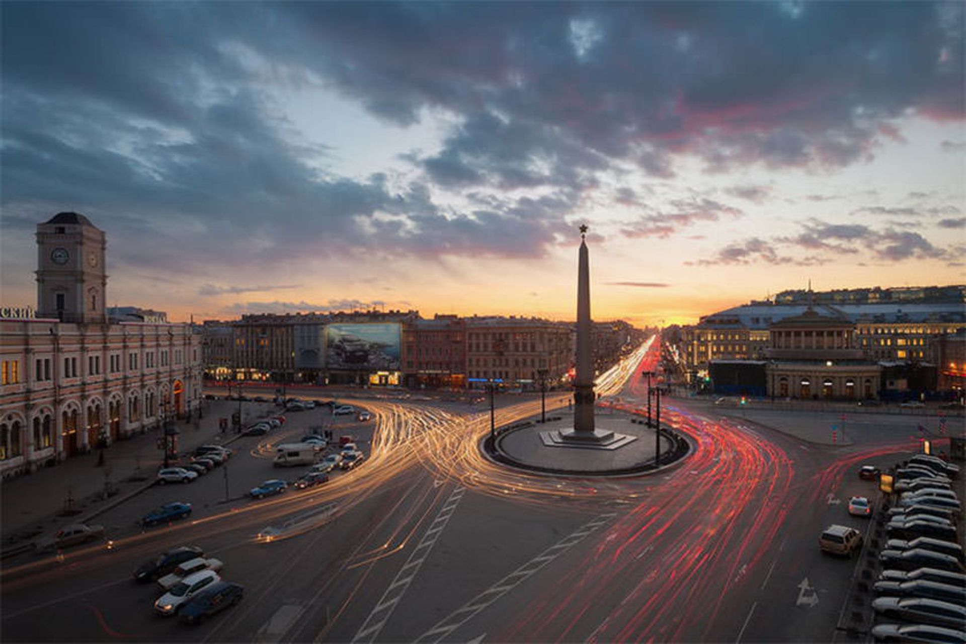 Vosstaniya square