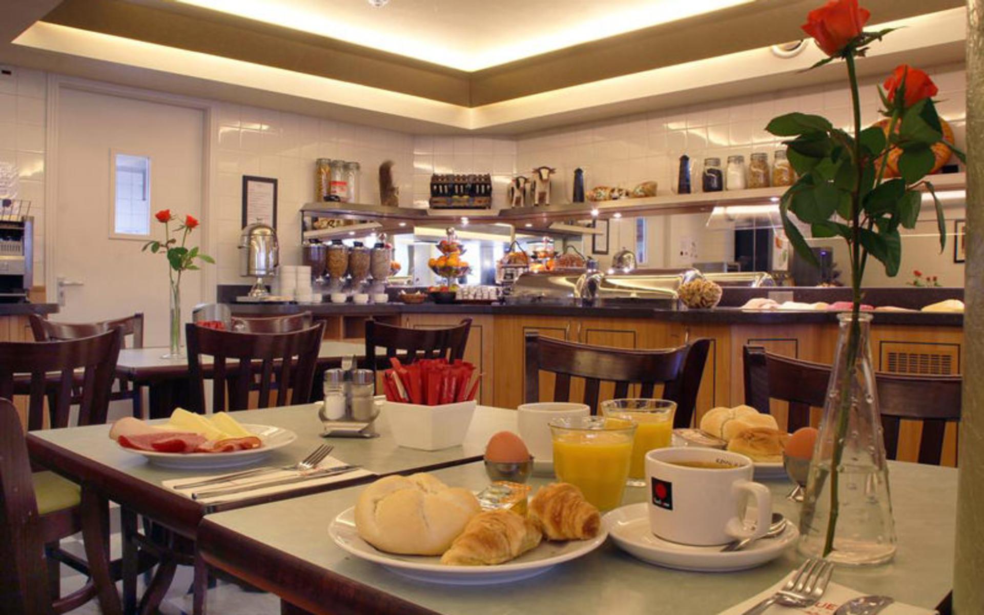 هتل اونیو (Avenue Hotel)