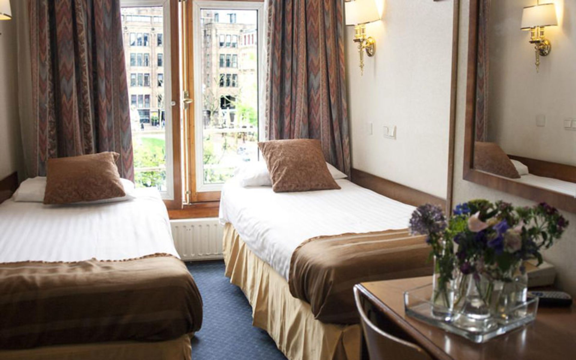 هتل آتلانتا (Hotel Atlanta)