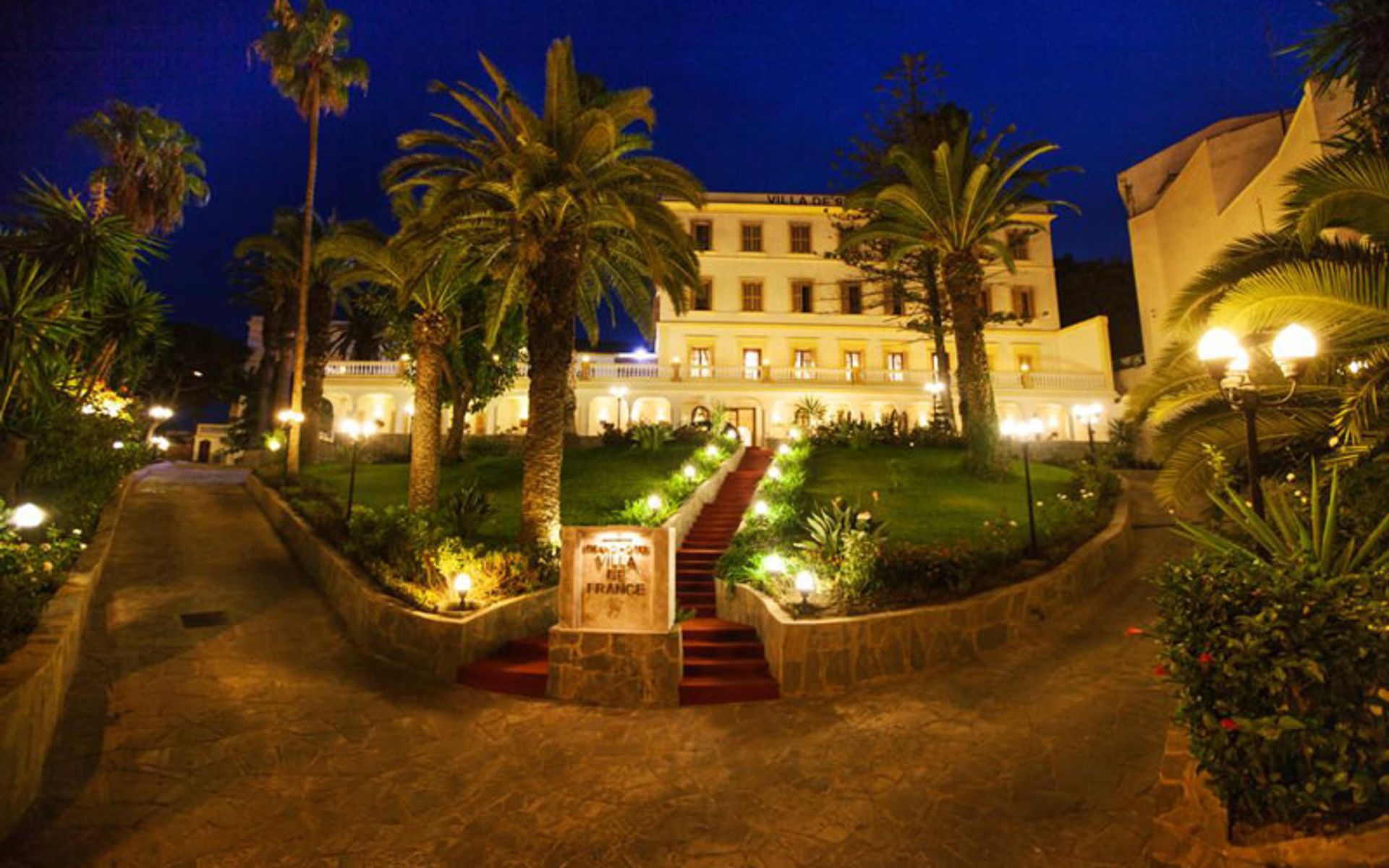 هتل گرند ویلا د فرنس (Grand Hotel Villa de France)