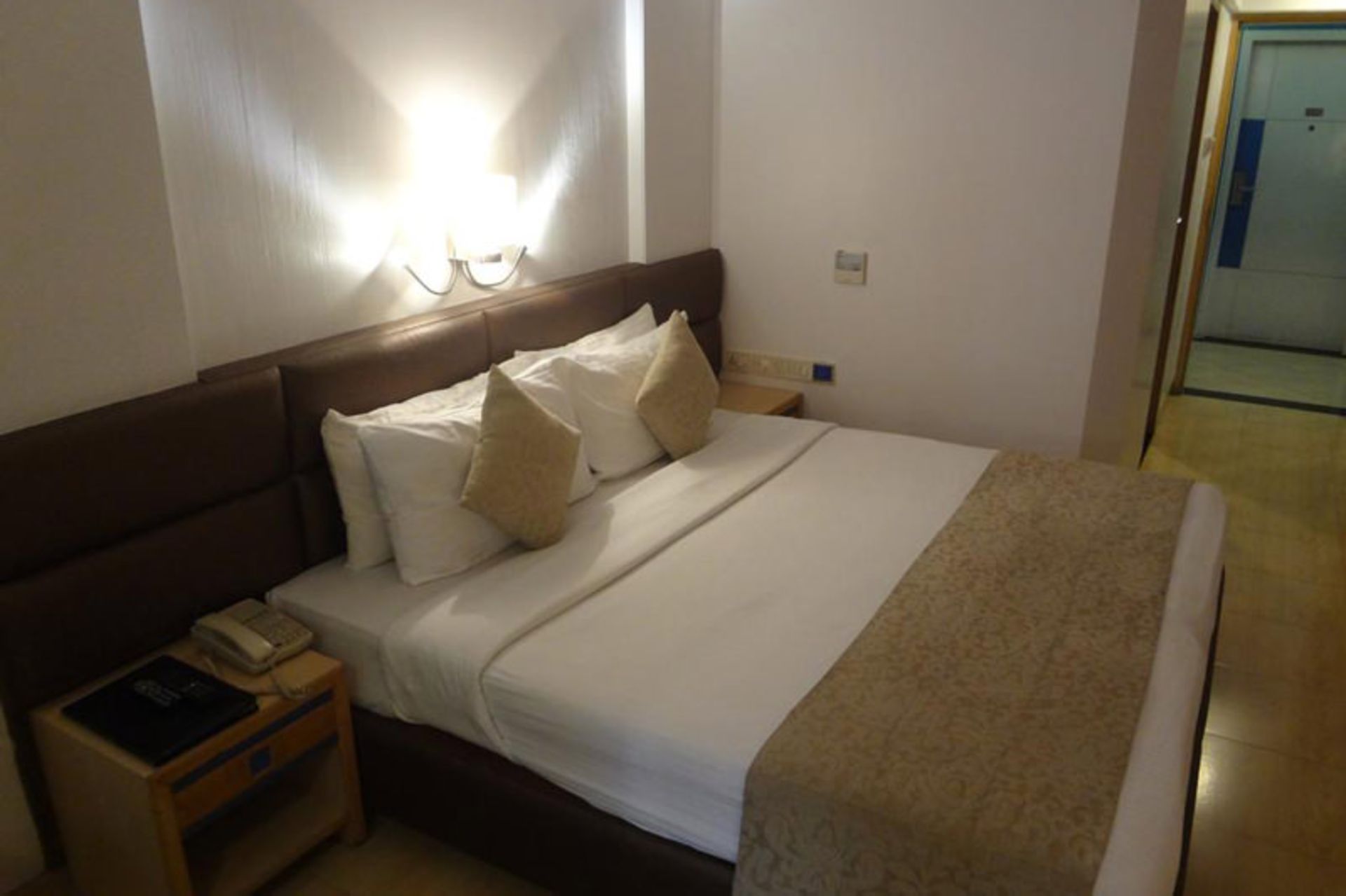 هتل سان سیتی رزیدنسی (Hotel Suncity Residency)