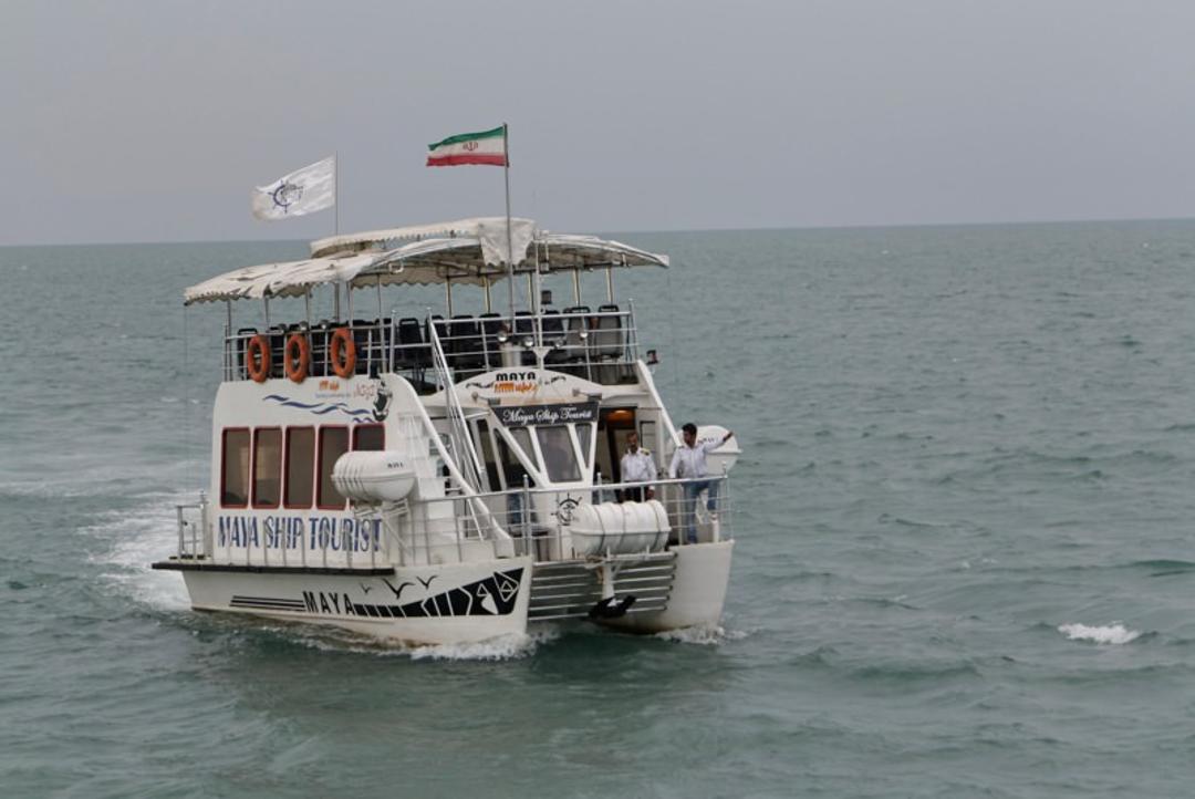 کشتی تفریحی مایا در دریای خزر