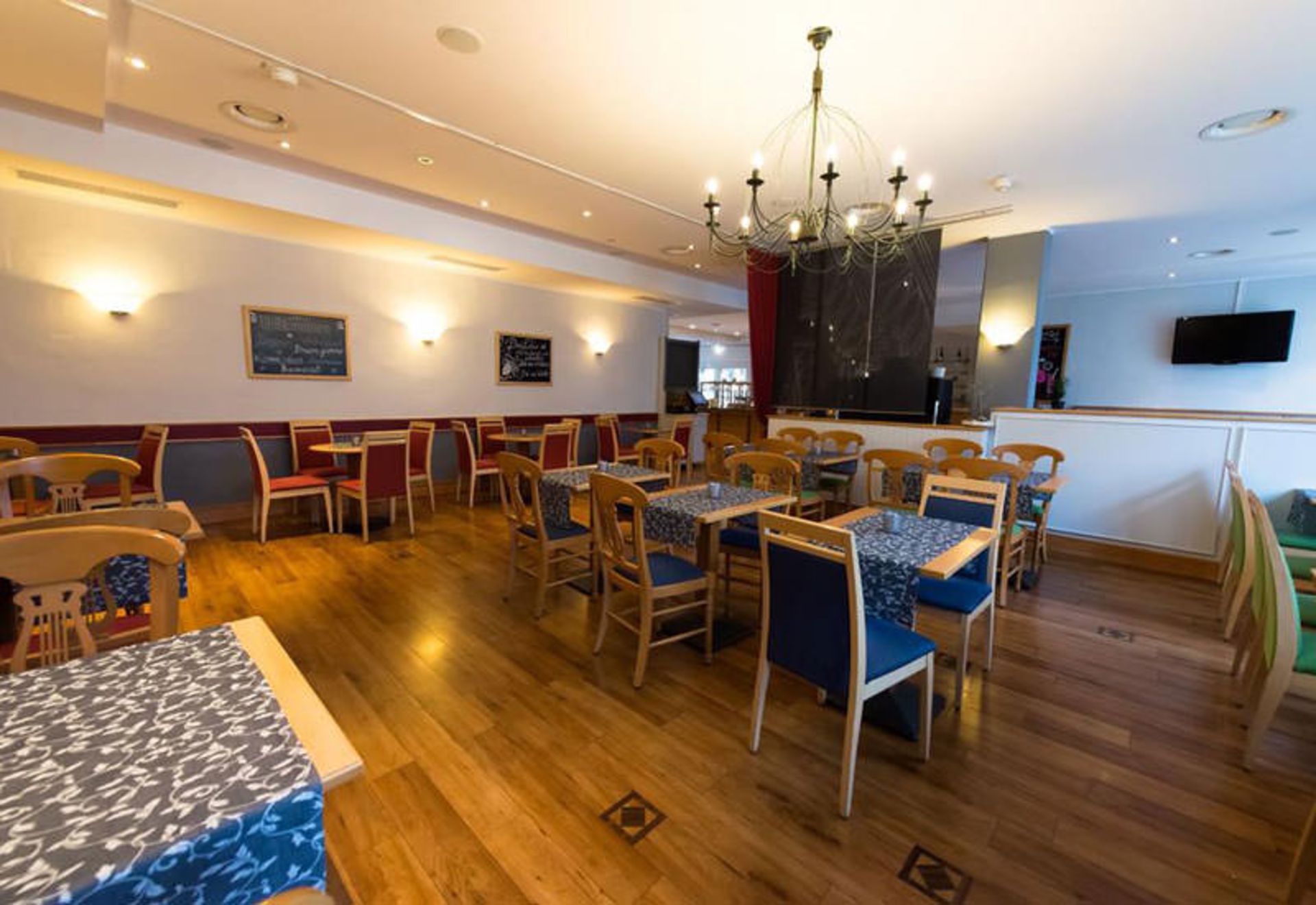 هتل ۴مکس این (4mex Inn)
