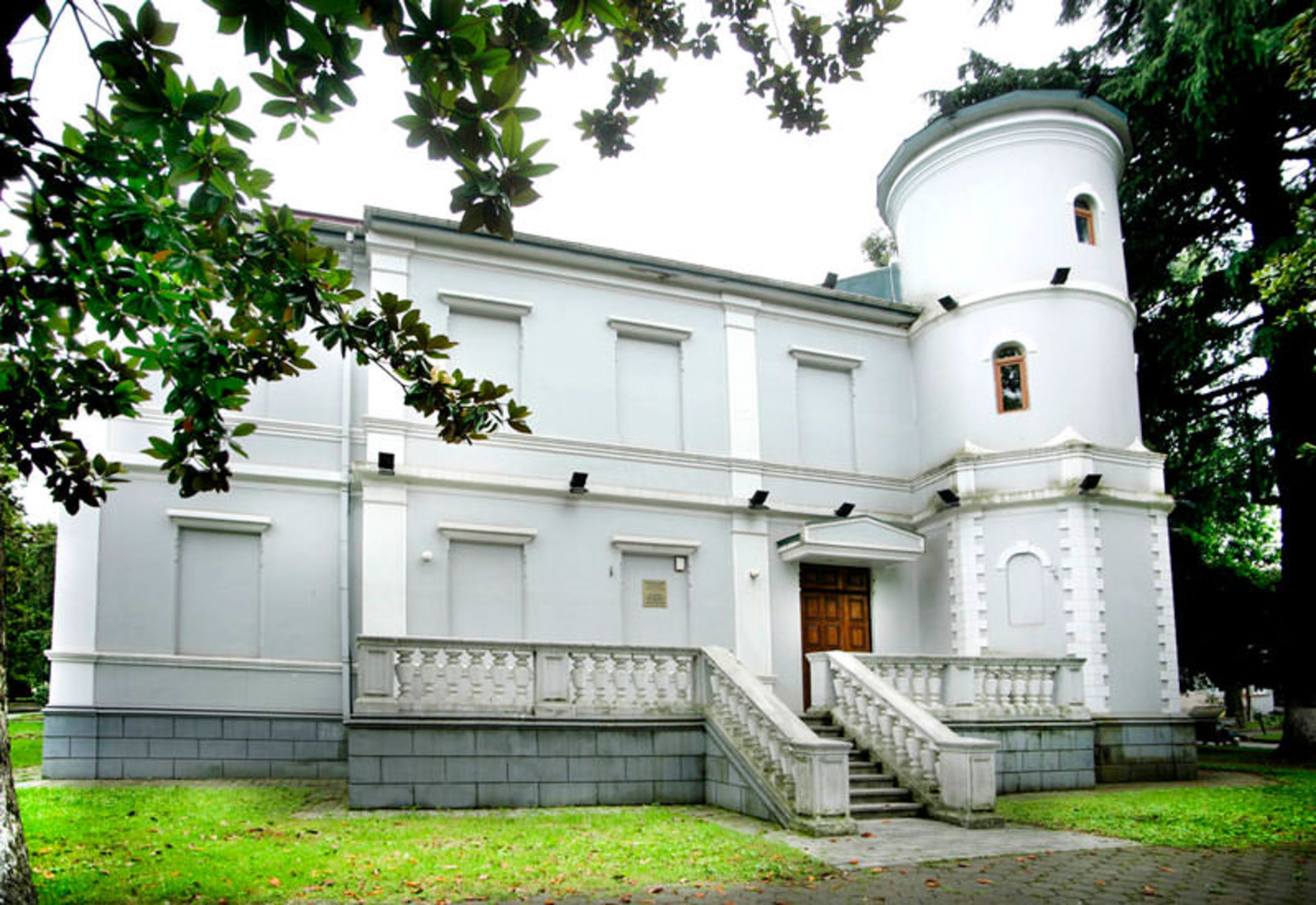 موزه صنعت برادران نوبل (Nobel Brothers Batumi Technological Museum)